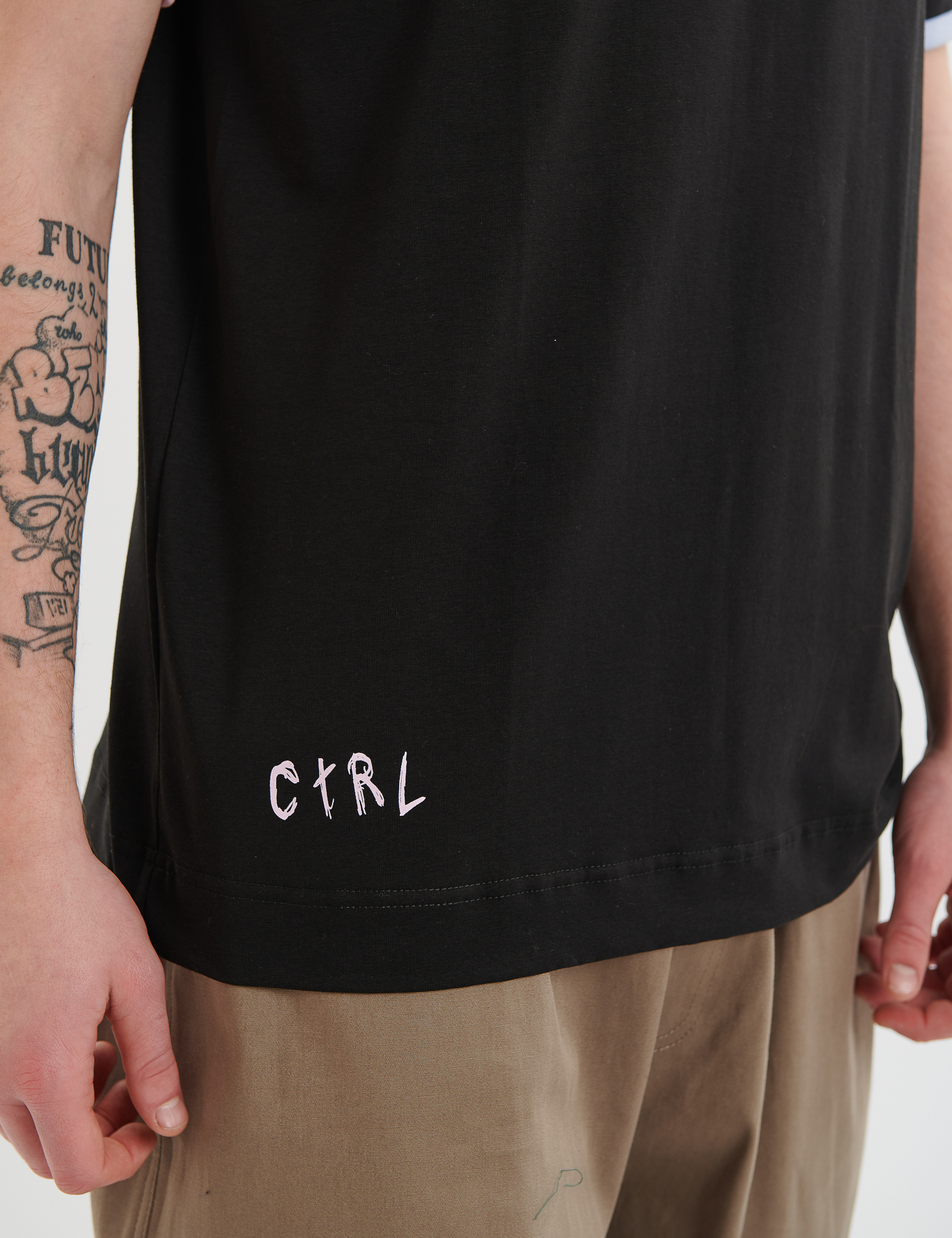 Картинка Футболка чорна 