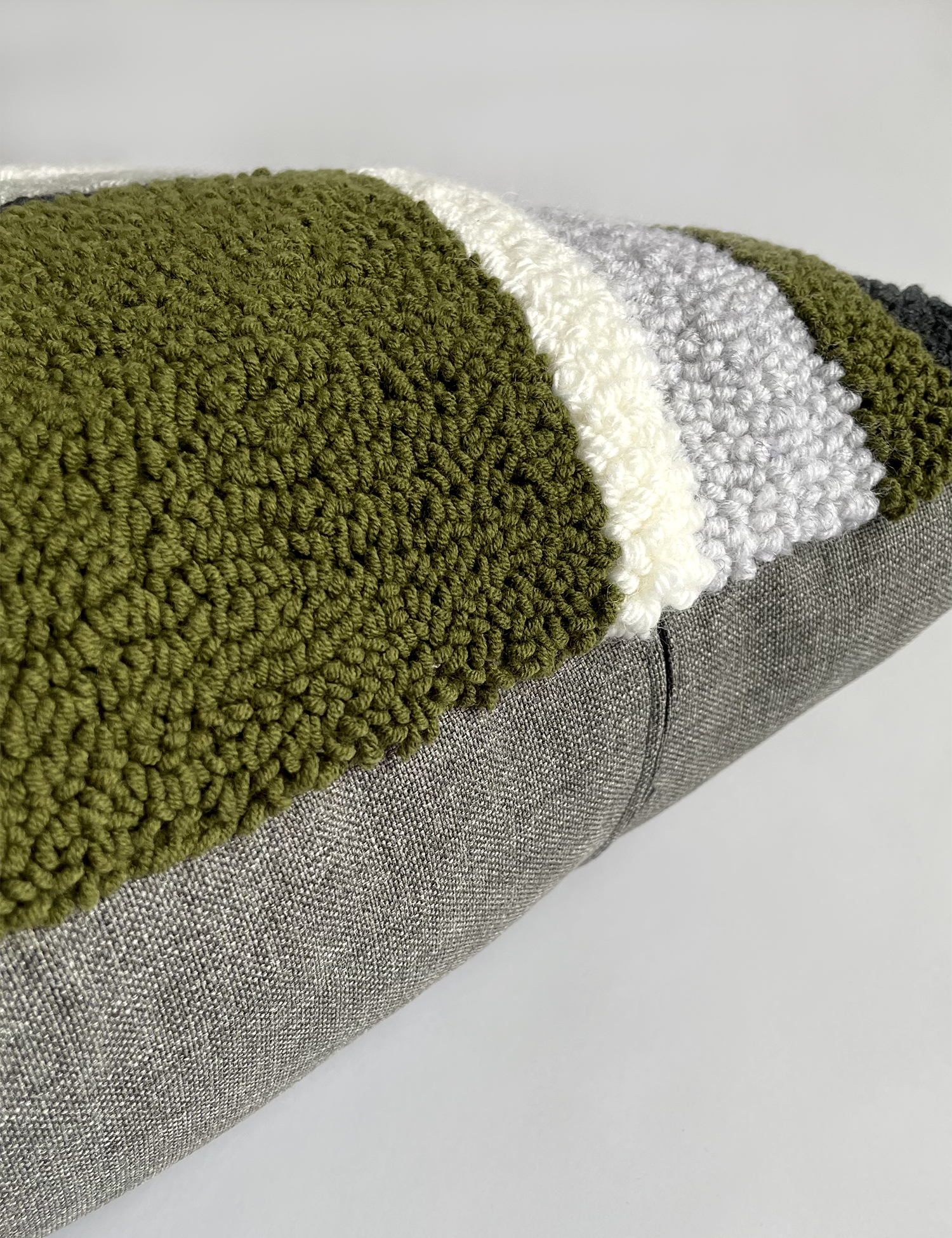 Картинка Декоратична подушка сіро-зелена