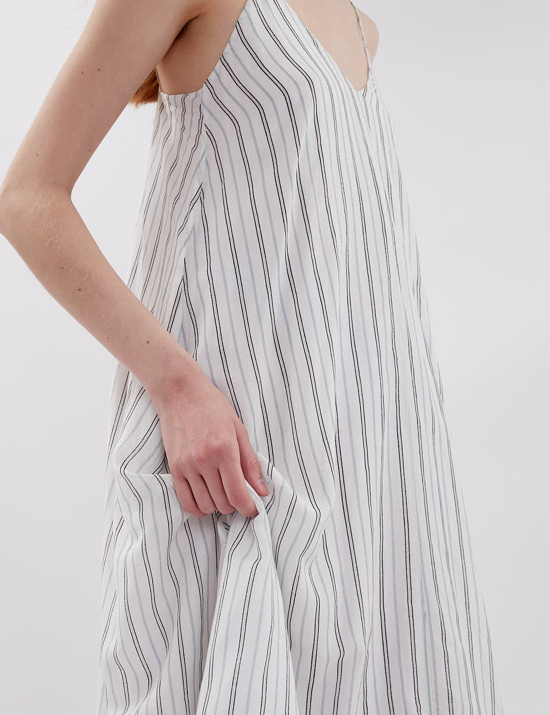 Картинка Сукня максі біла смугаста