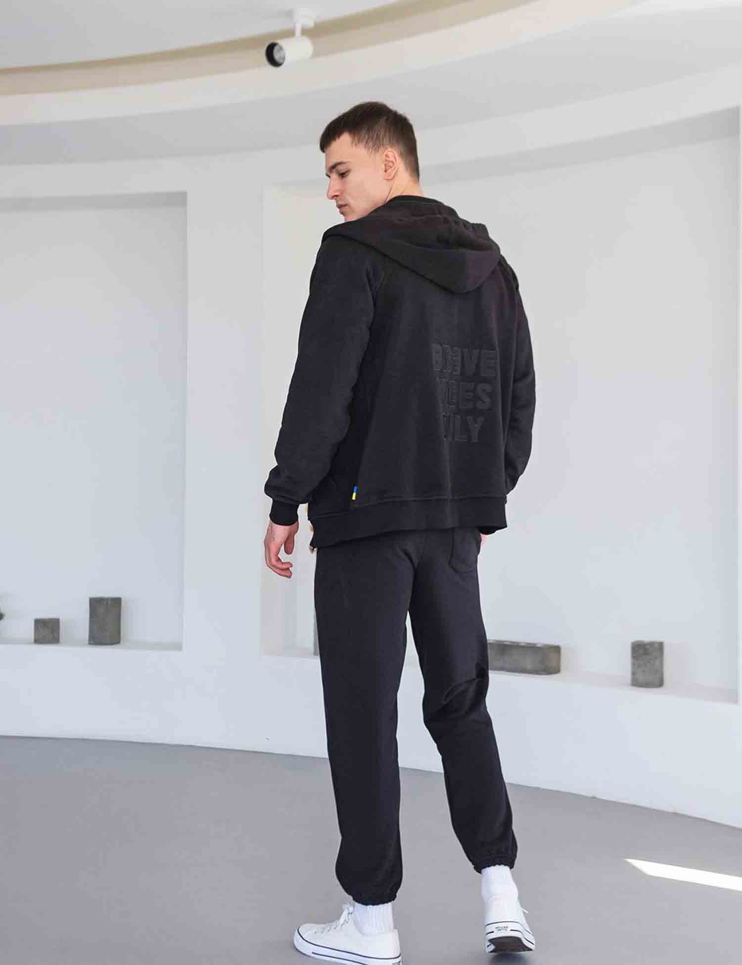 Картинка Костюм «Brave Vibes Only» чорний