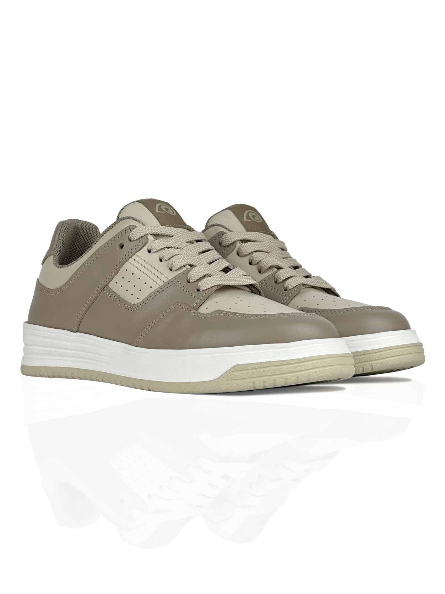 Картинка Кросівки бежеві шкіряні