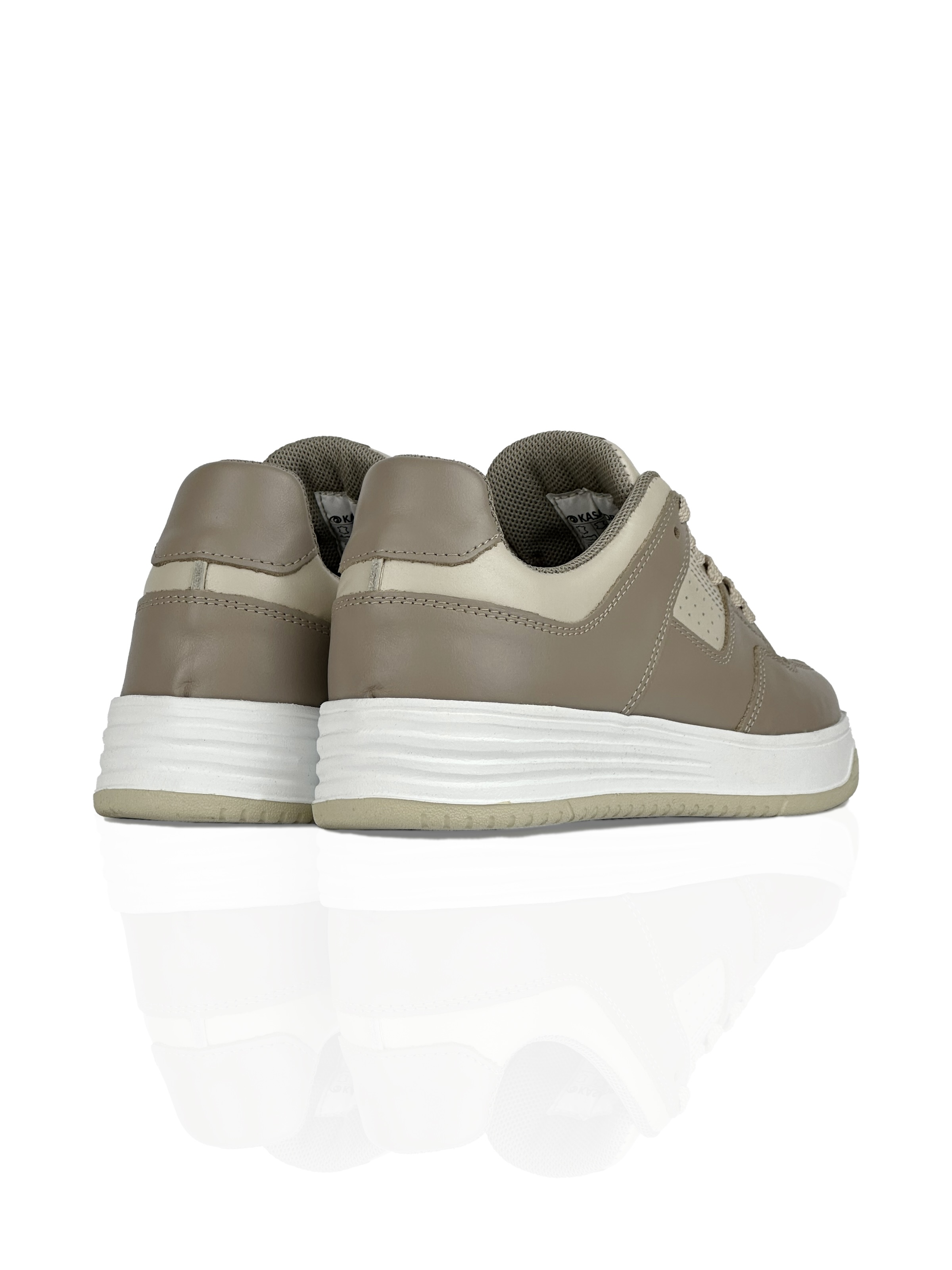 Картинка Кросівки бежеві шкіряні