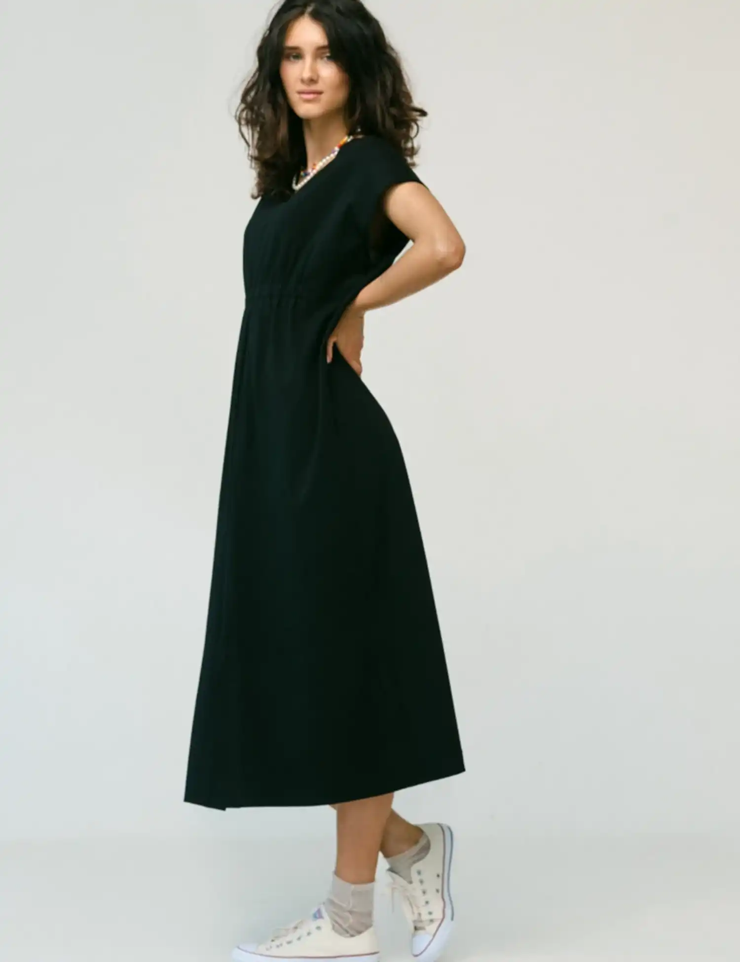 Картинка Сукня міді чорна