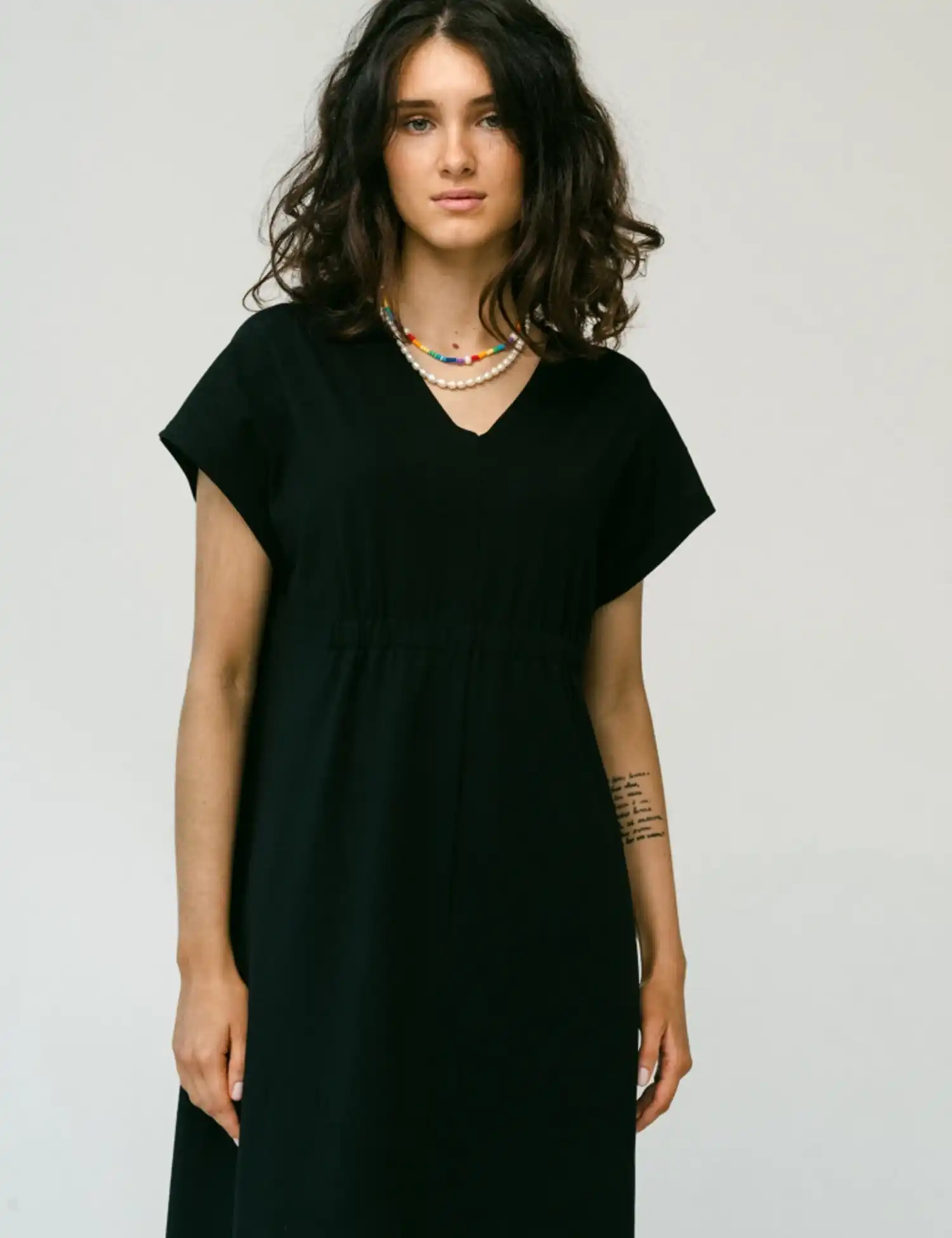 Картинка Сукня міді чорна