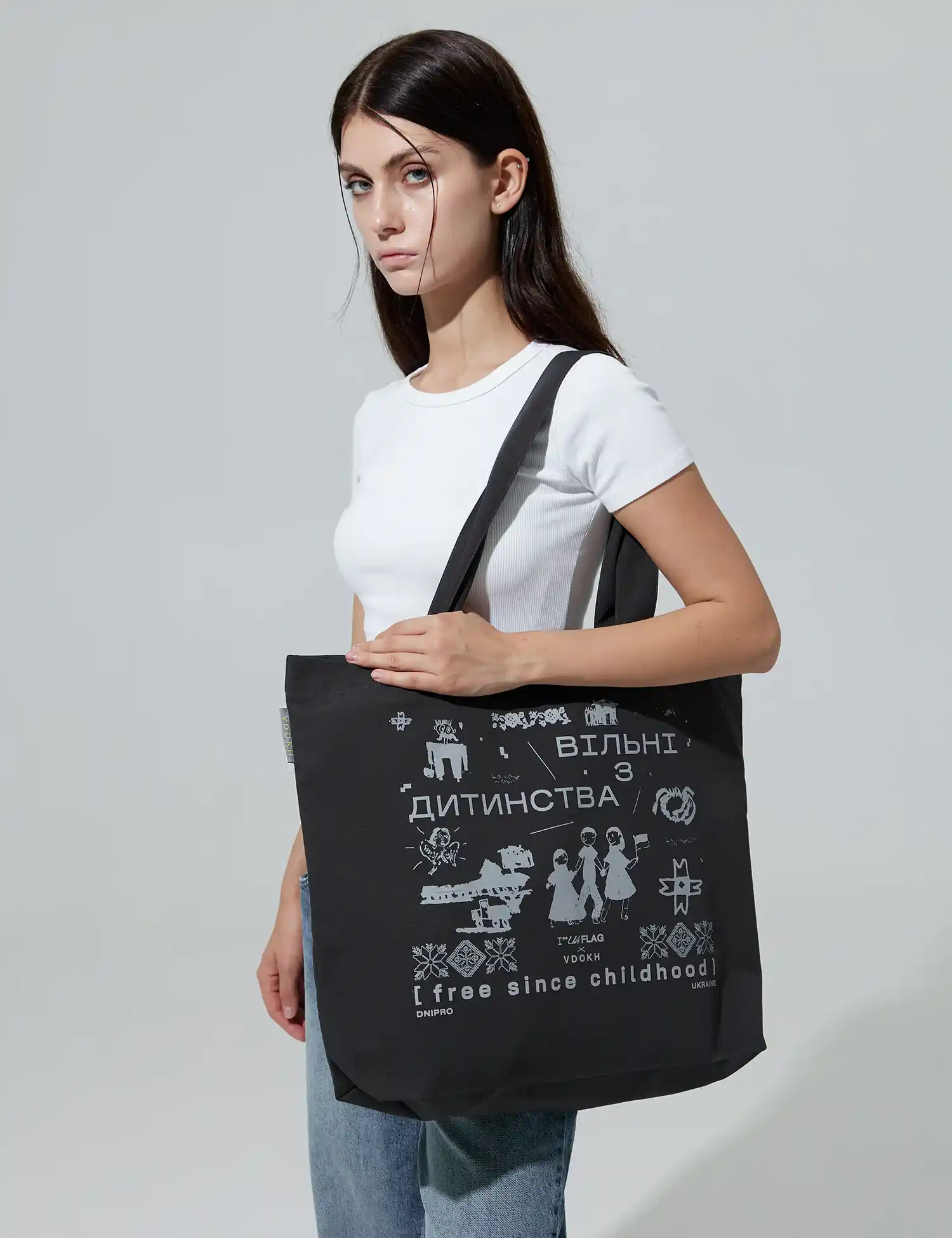 Картинка Шопер VD X I SEE UA FLAG BAG темно-сірий