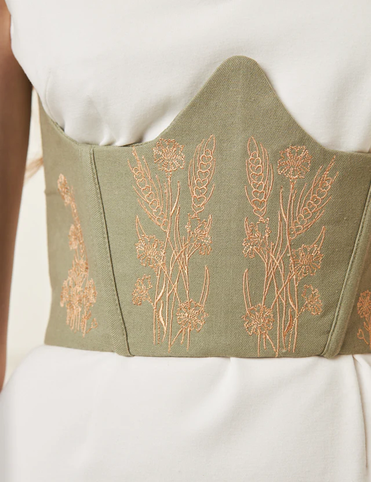 Картинка Корсет світло-зелений з вишивкою