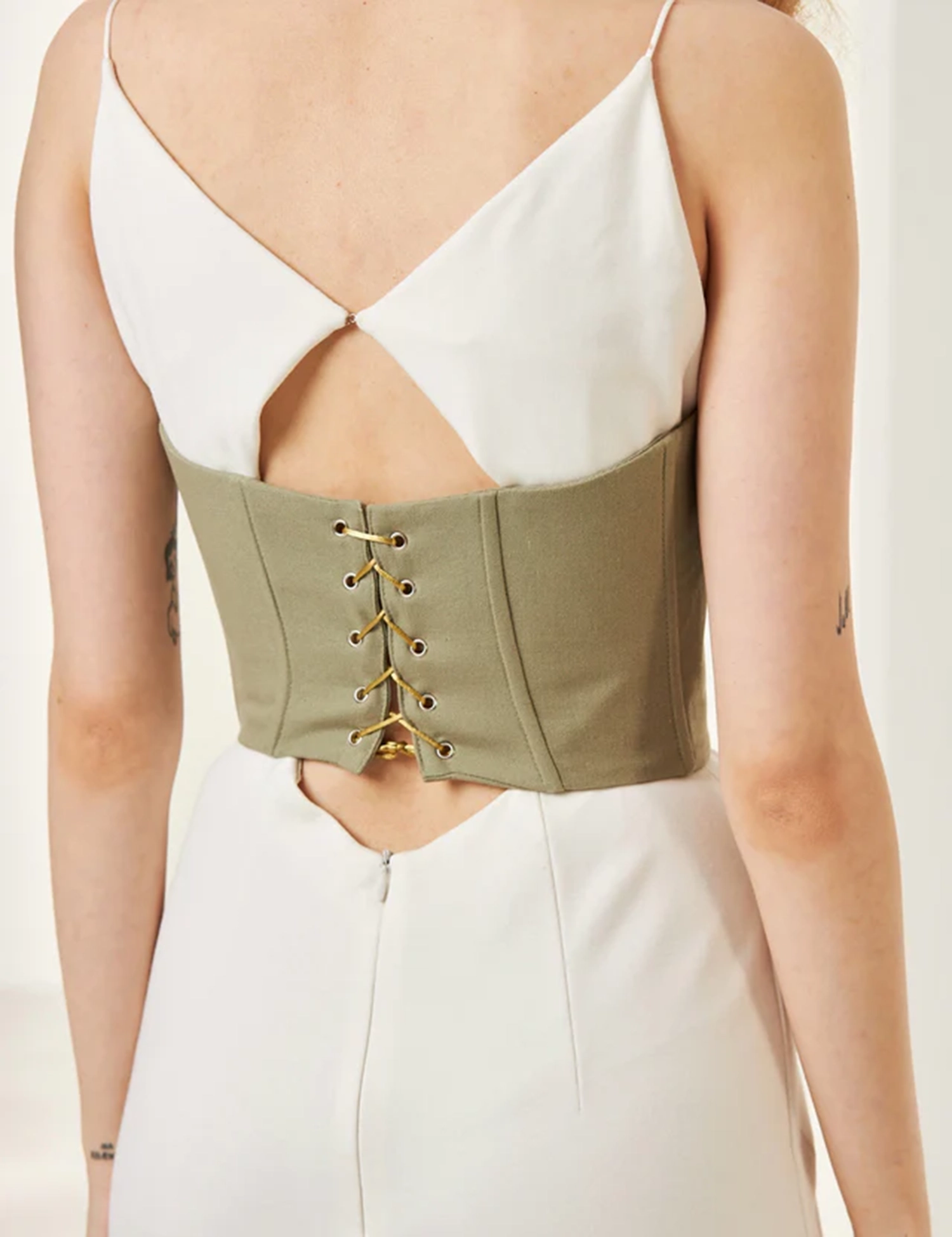 Картинка Корсет світло-зелений з вишивкою