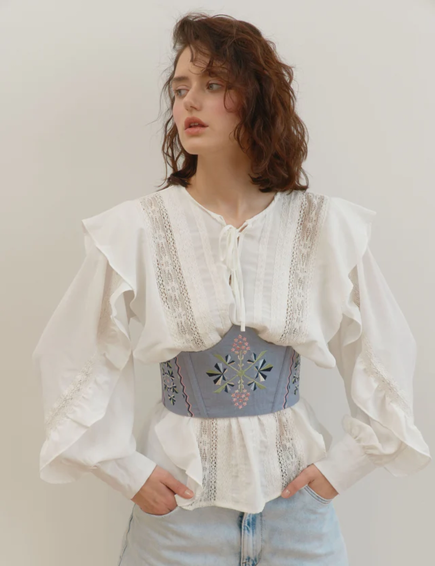 Картинка Корсет блакитний  з вишивкою "Каштан"