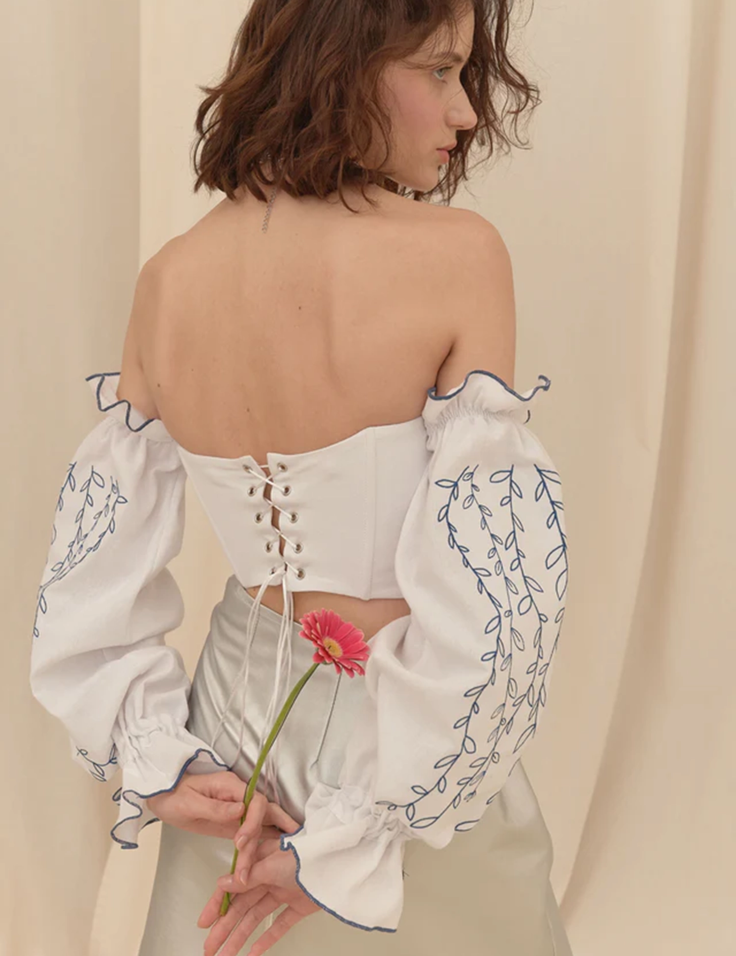 Картинка Корсет "Верба" білий з рукавами