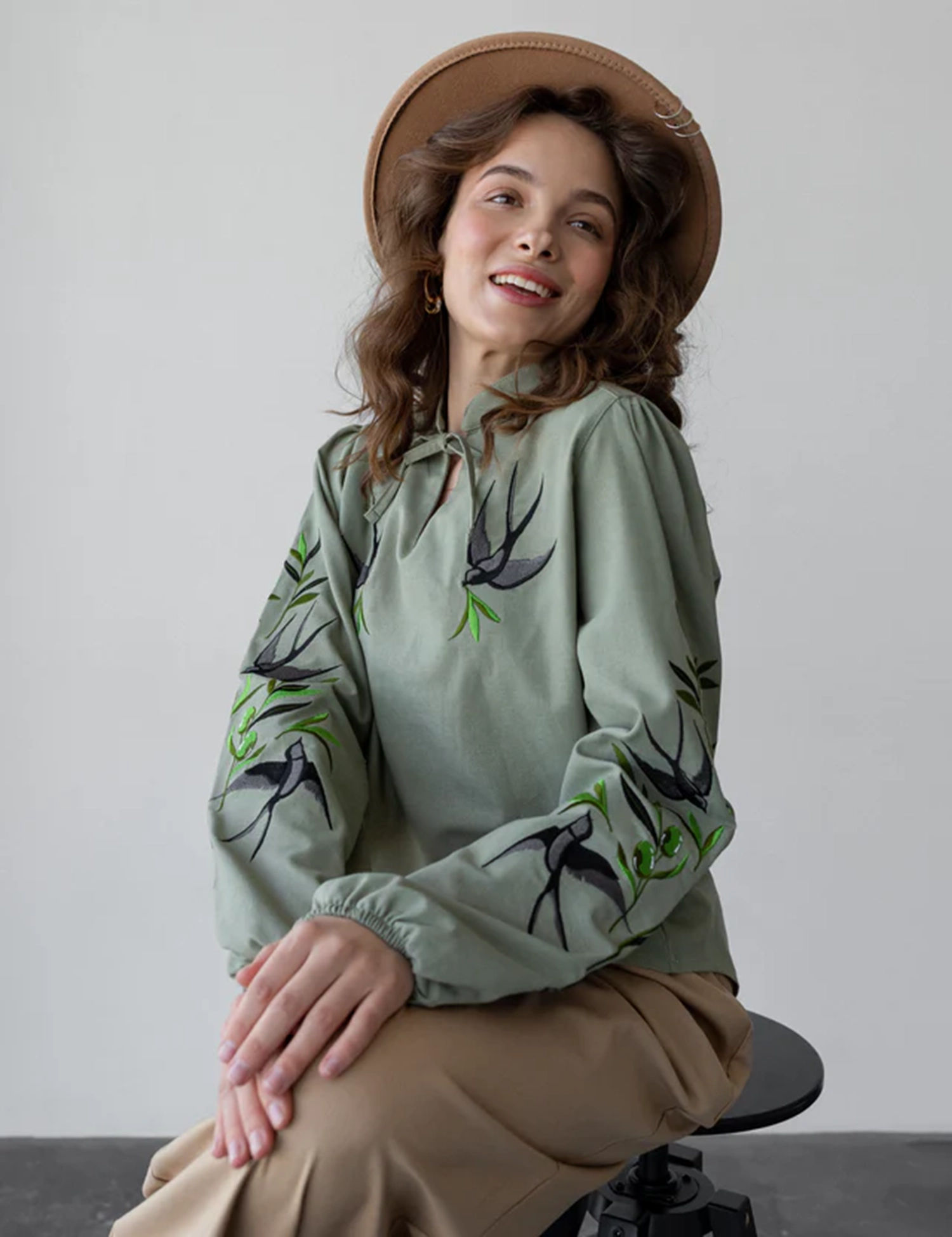 Картинка Вишиванка світло-зелена