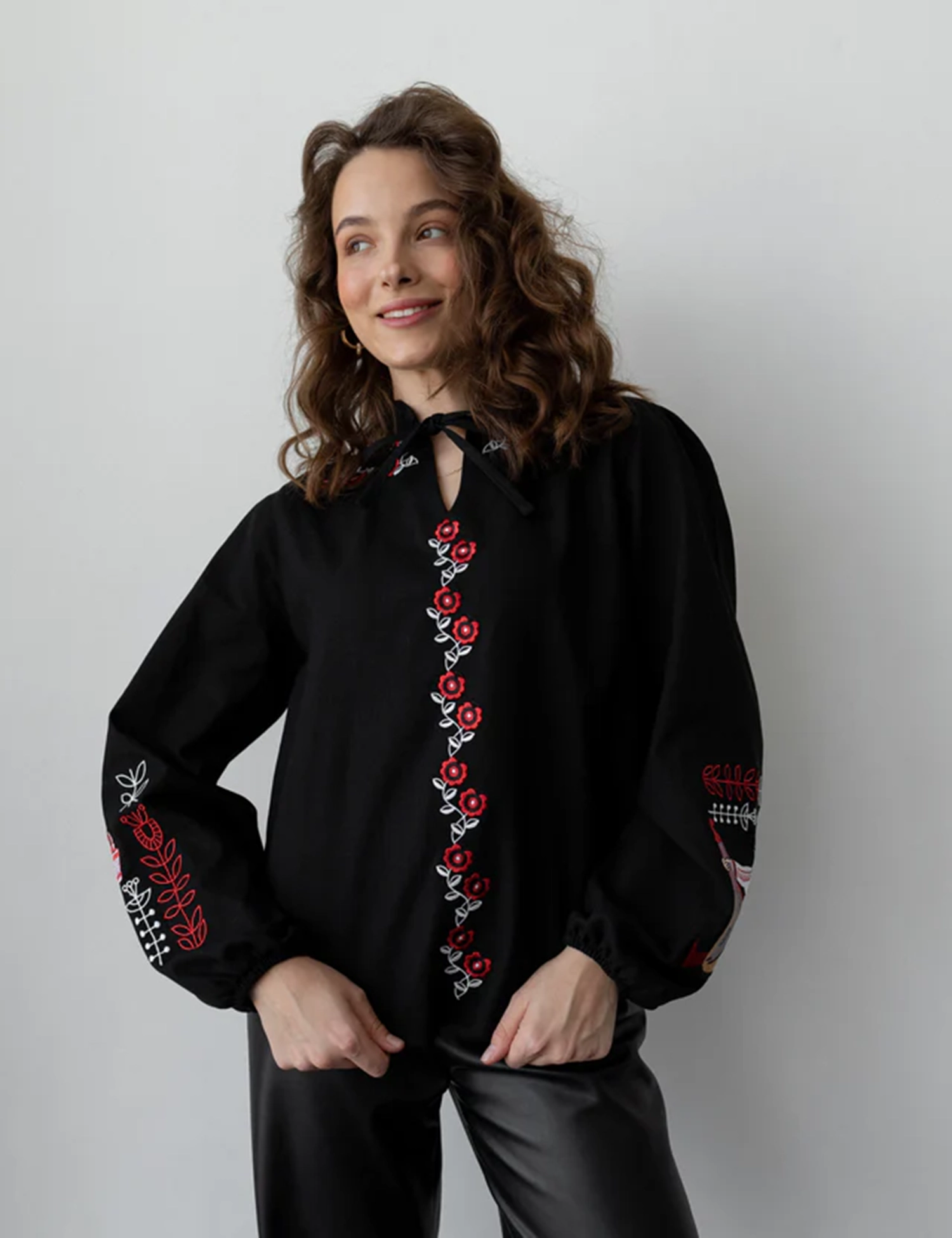 Картинка Вишиванка "Галя й Іванко" чорна