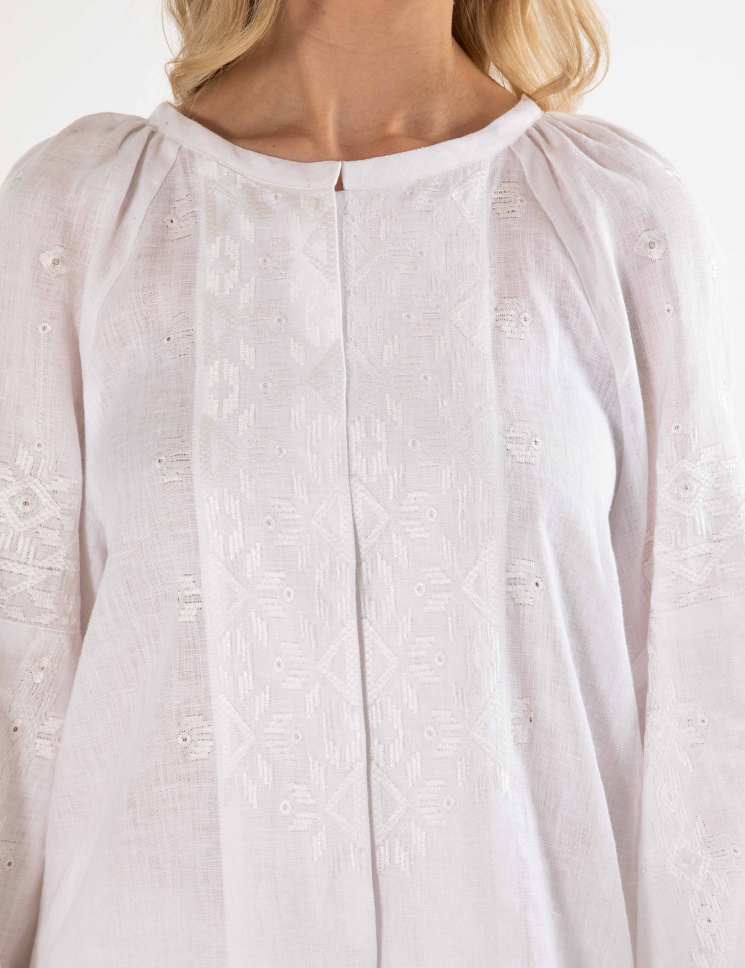 Картинка Вишиванка "Сяйво" біла