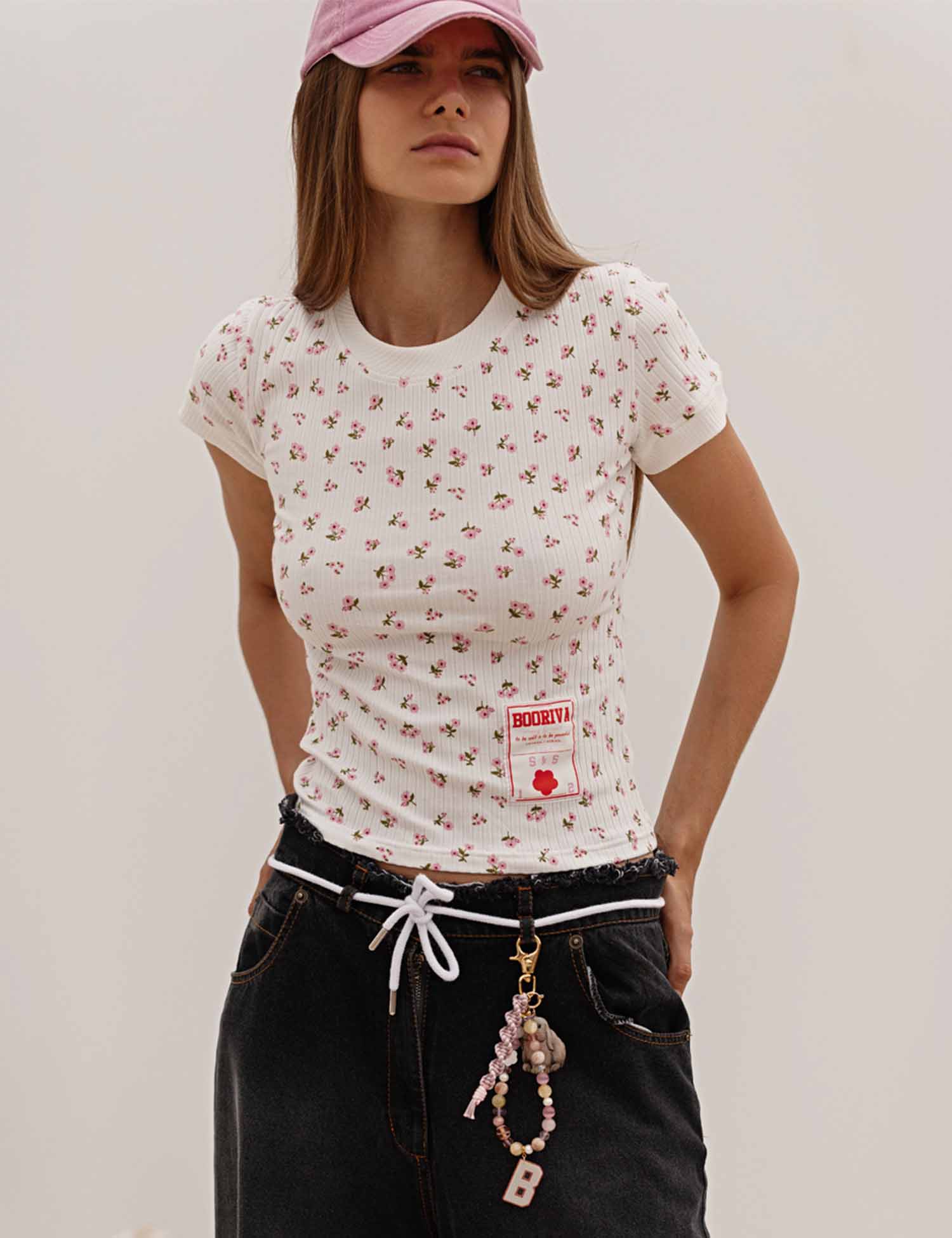 Картинка Футболка бежева з прнитом