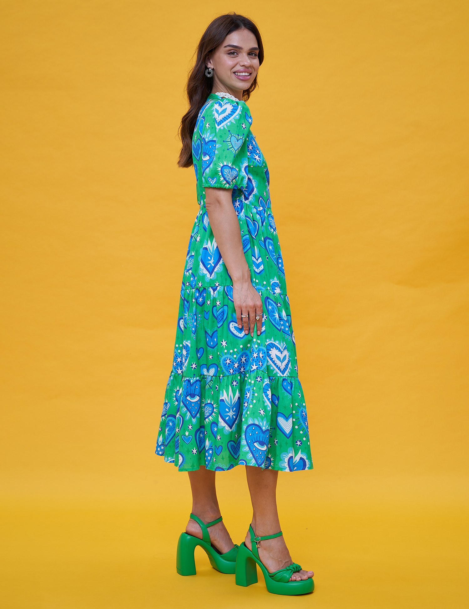 Картинка Сукня міді зелена з принтом