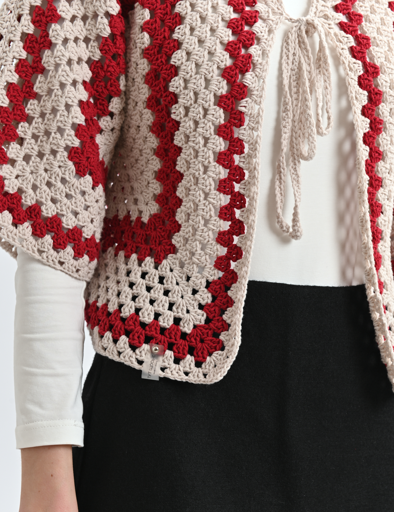 Картинка В’язане болеро бежевий з червоним