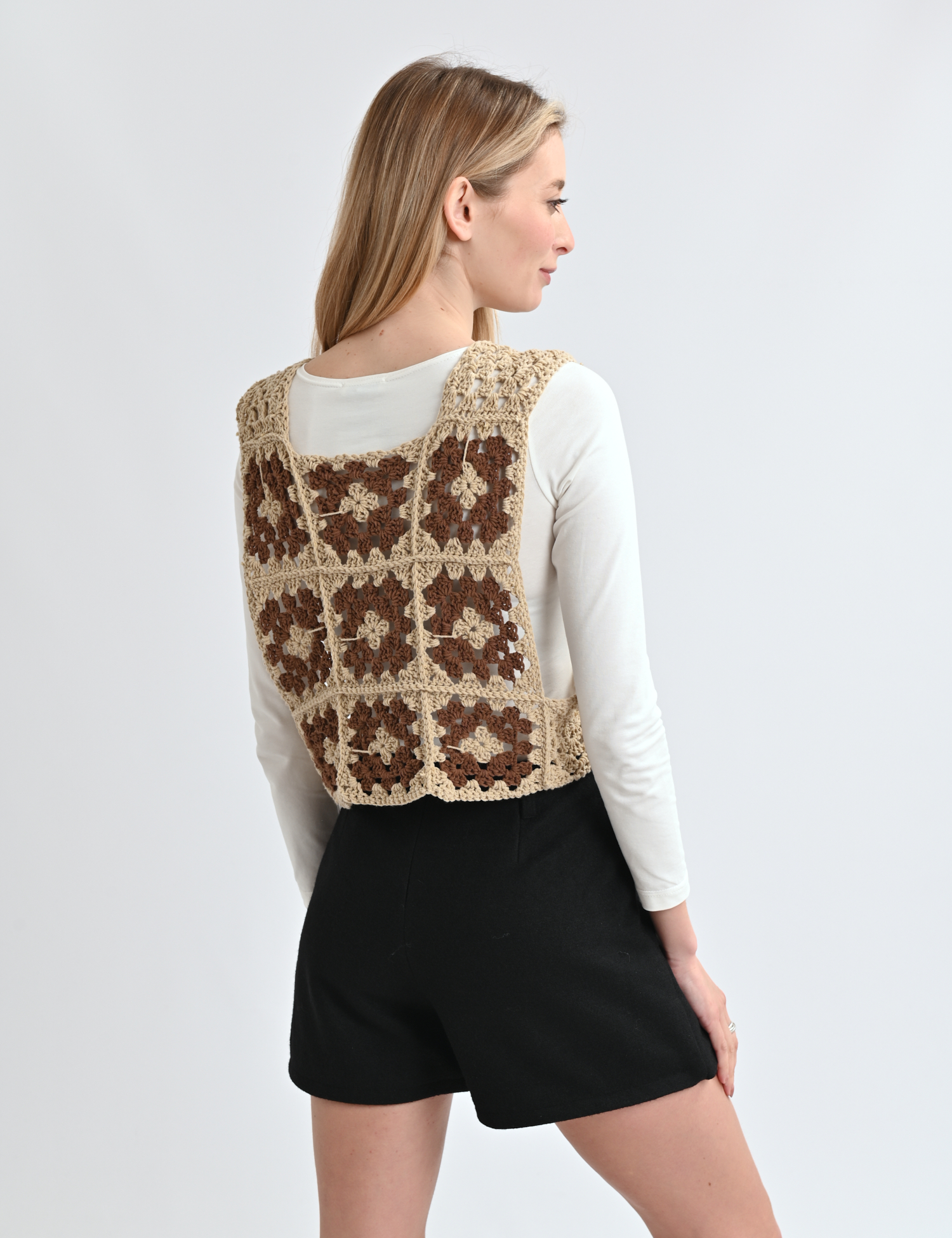 Картинка Жилет коричневий 