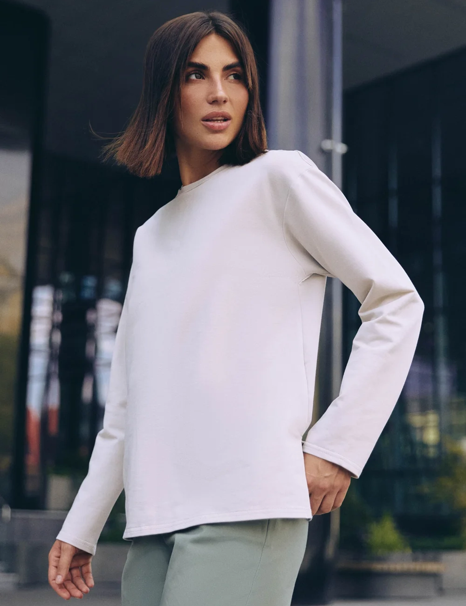 Картинка Лонгслів бежевий