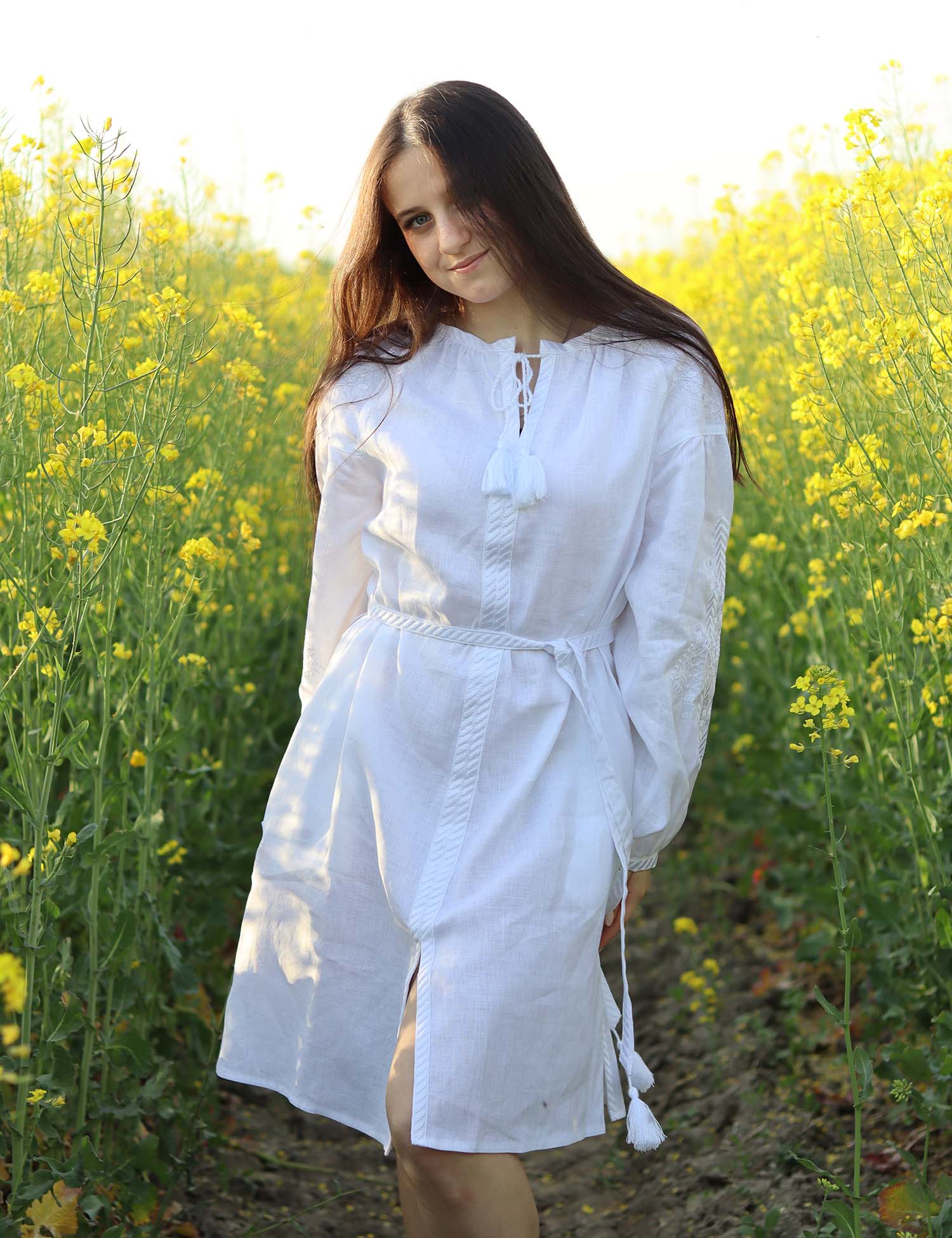 Картинка Сукня вишита міді біла