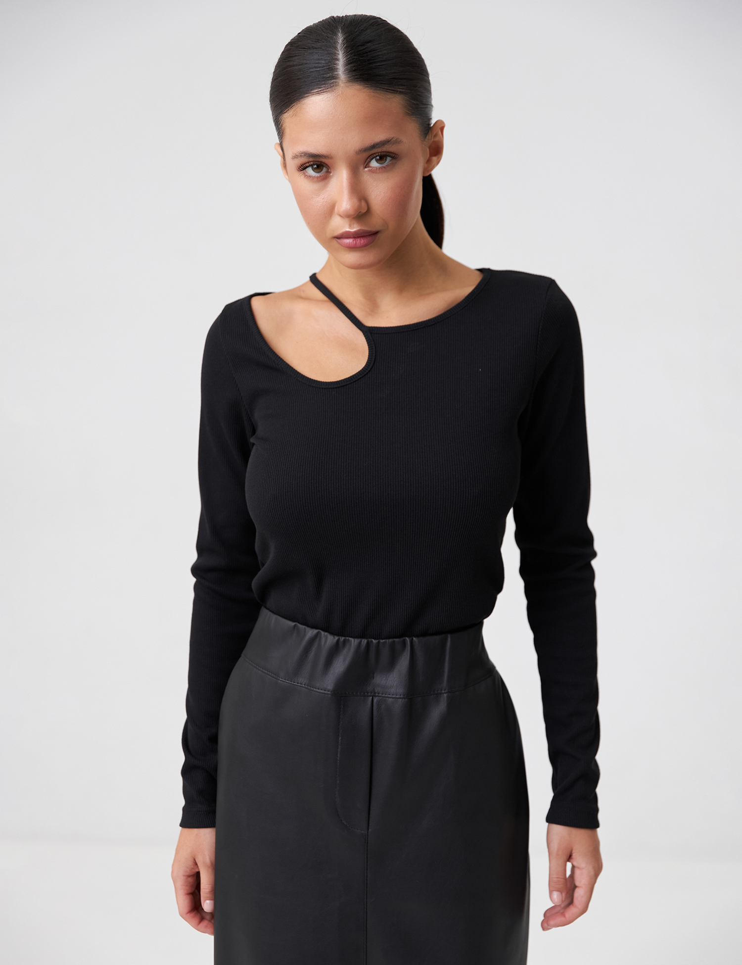 Картинка Лонгслів чорний