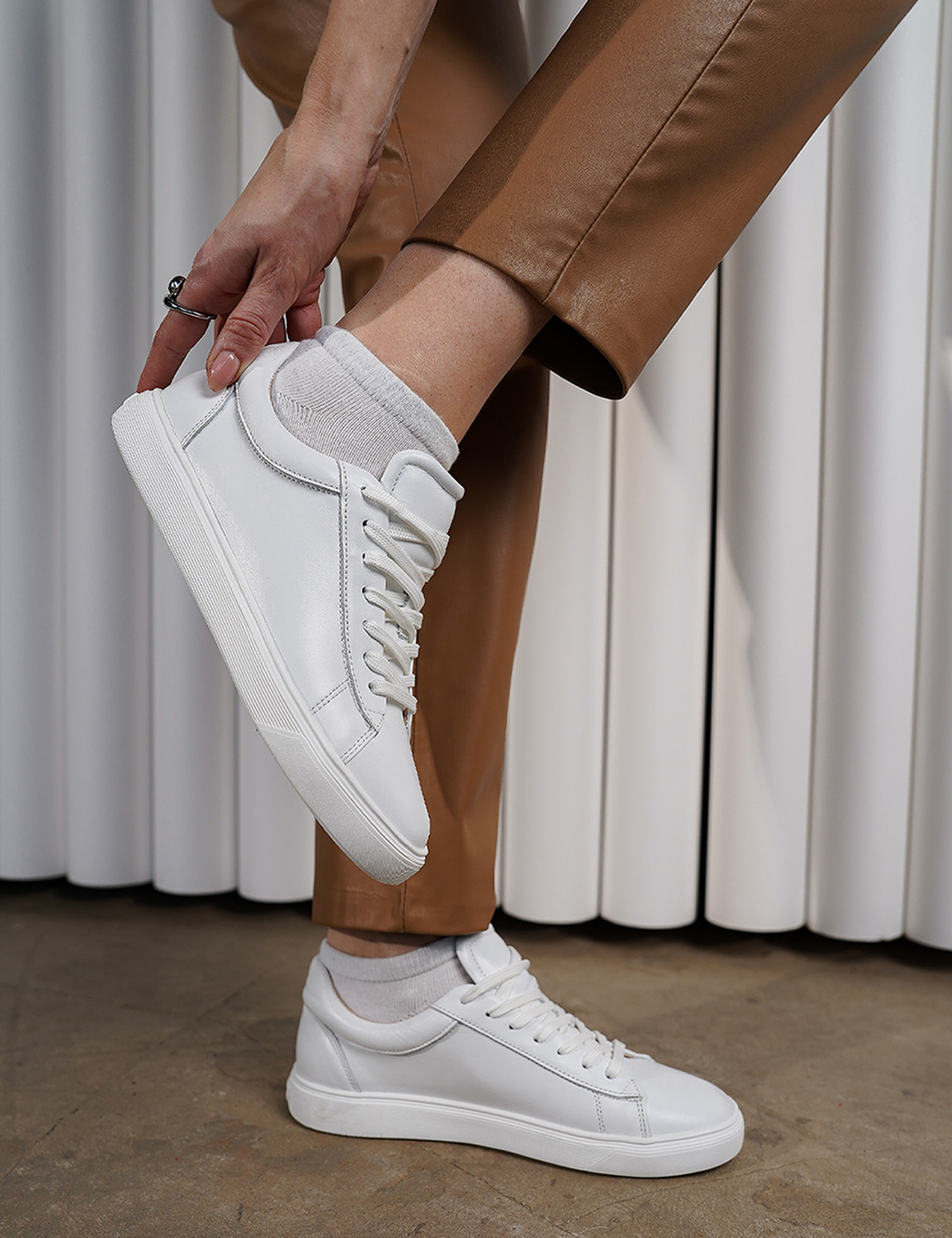 Картинка Кеди білі шкіряні