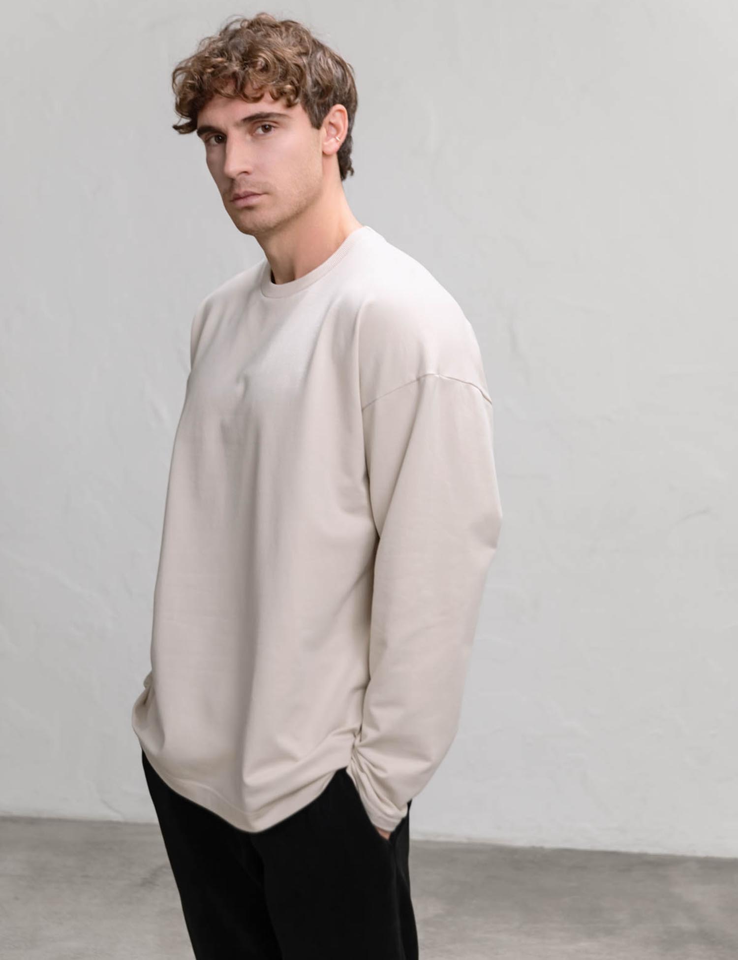 Картинка Лонгслів бежевий