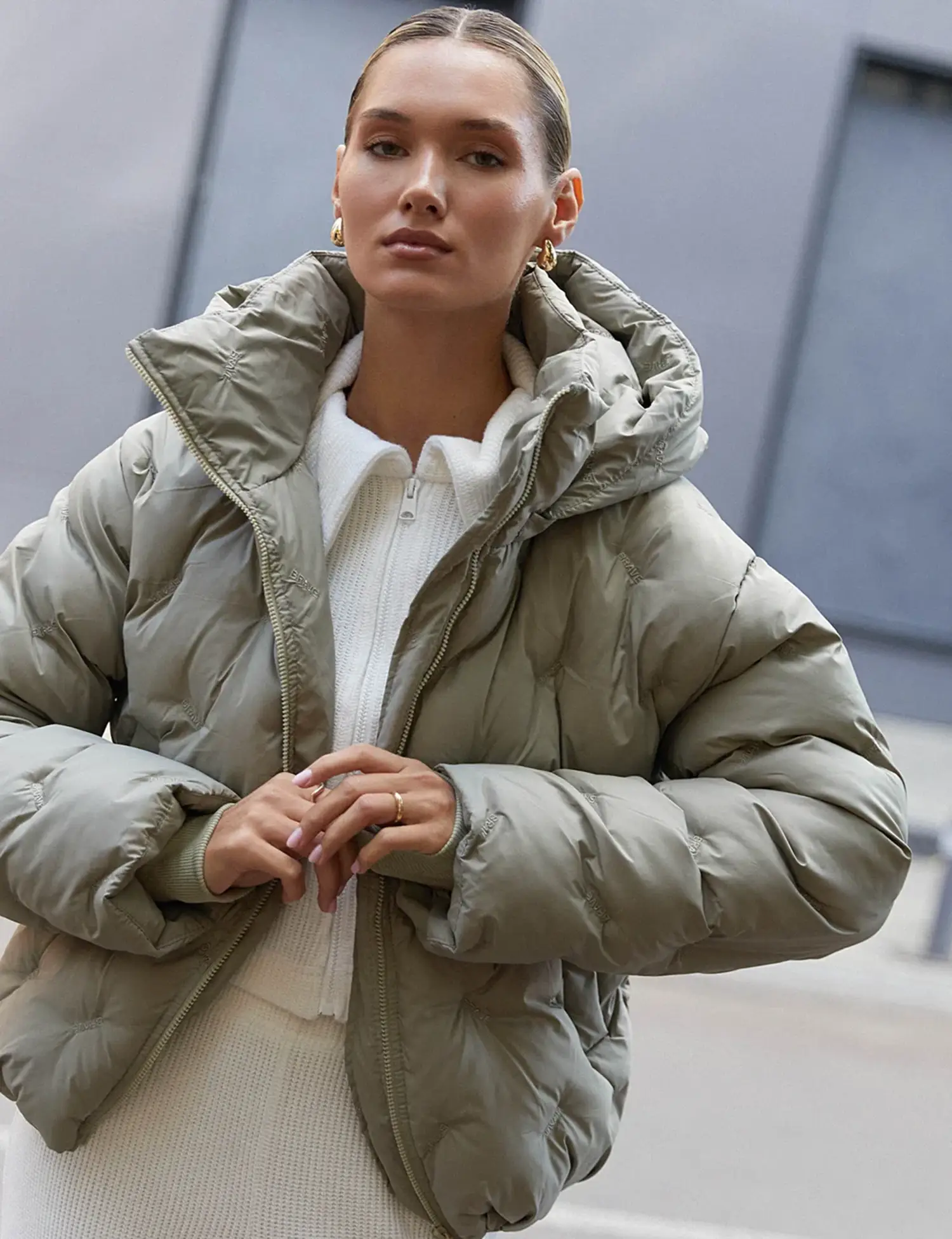 Картинка Куртка зелена