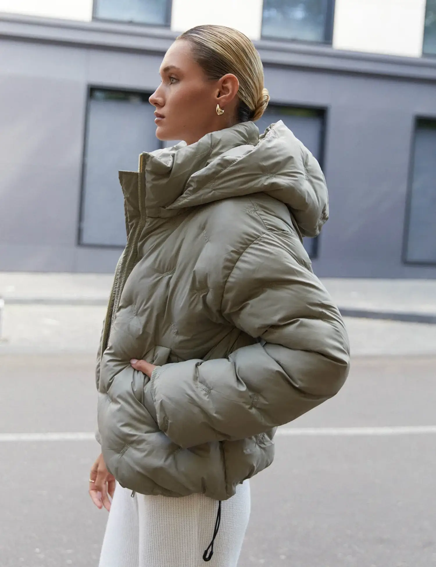 Картинка Куртка зелена