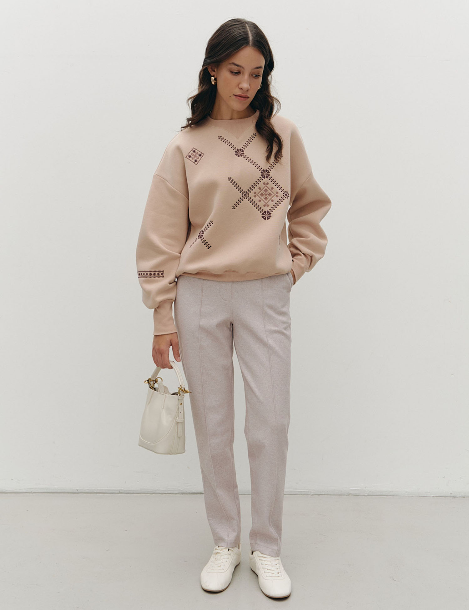 Картинка Світшот бежевий з принтом