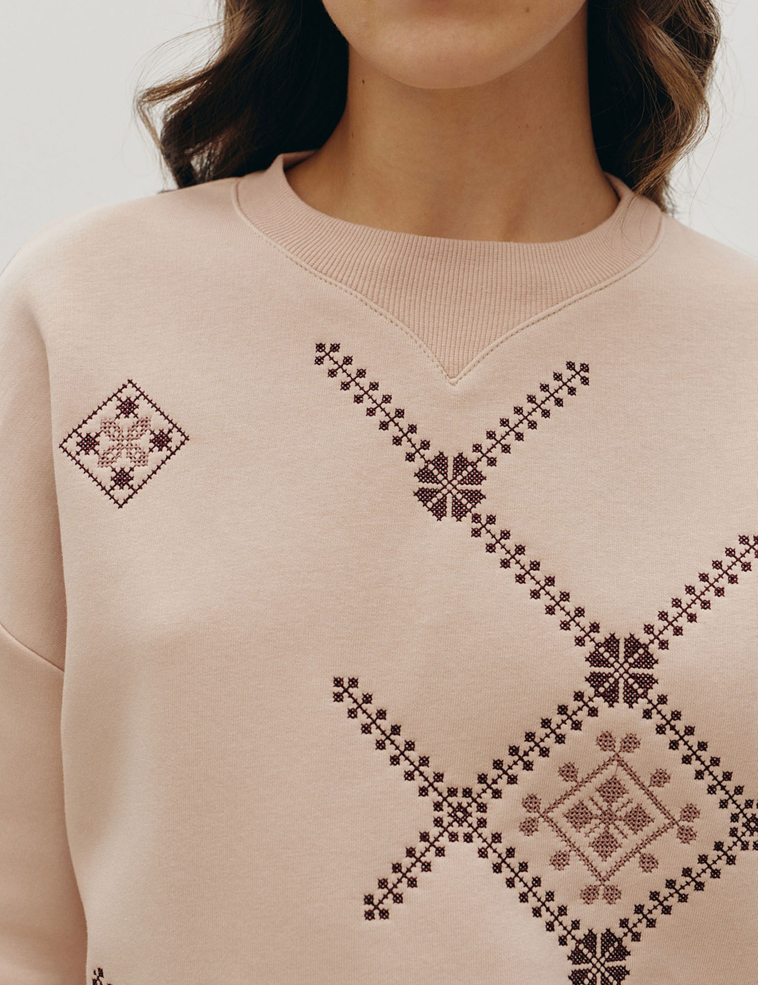 Картинка Світшот бежевий з принтом