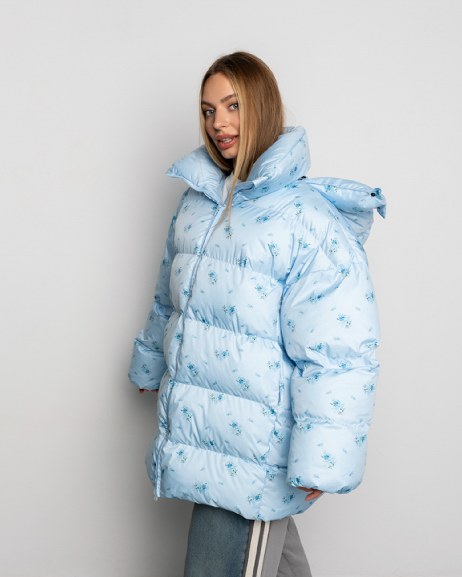 Картинка Пуховик блакитний з квітами