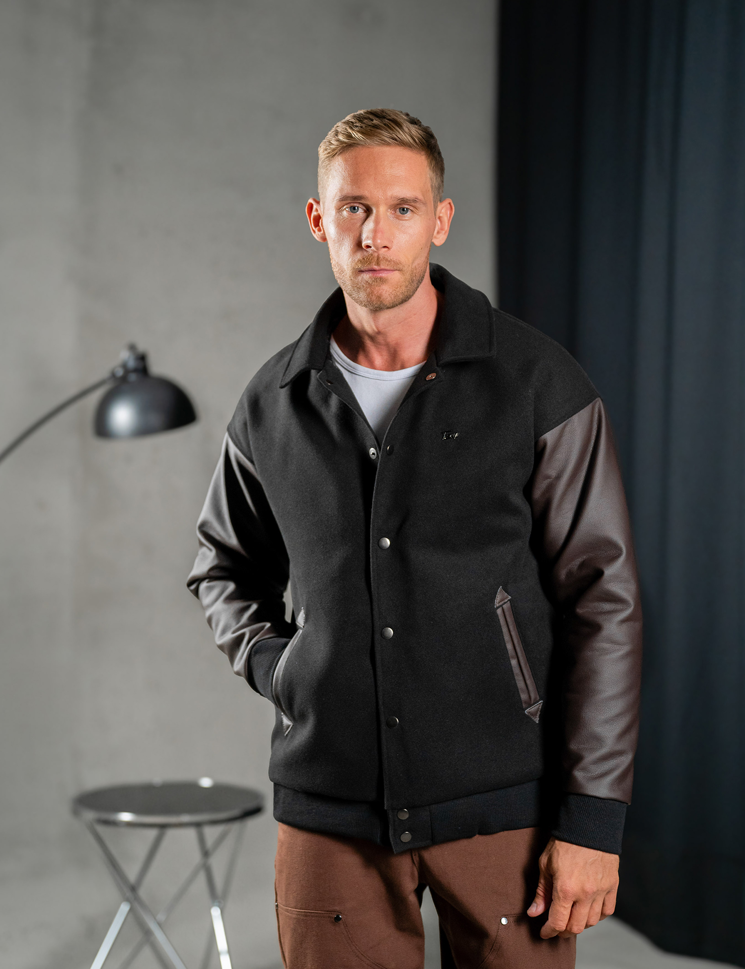 Картинка Куртка чорно-коричнева