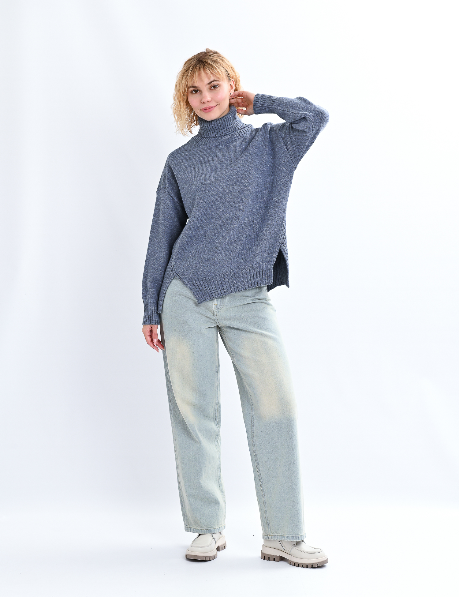 Картинка Светр "MIRA" блакитний