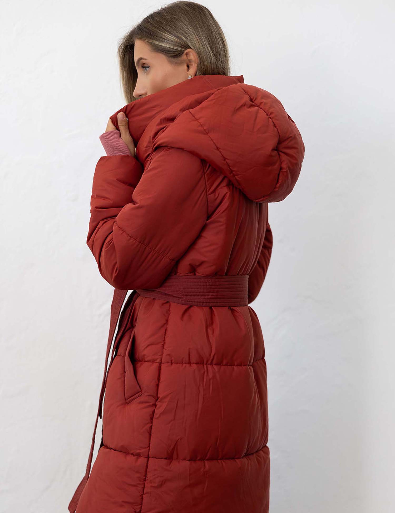 Картинка Пуховик бордовий