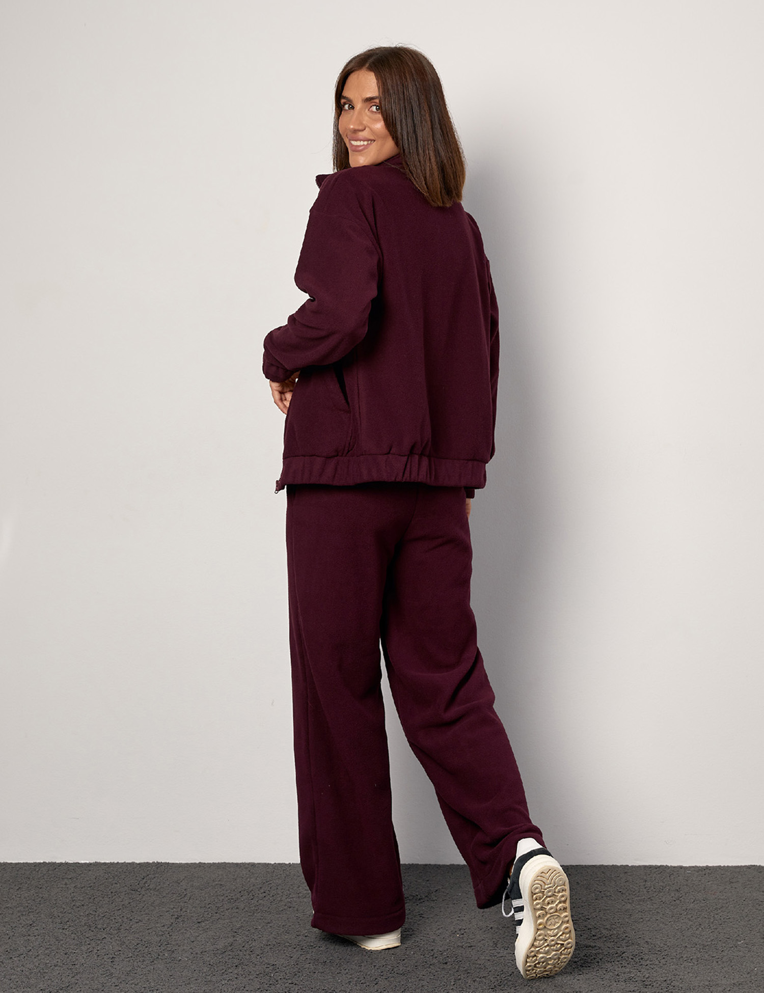 Картинка Костюм бордовий