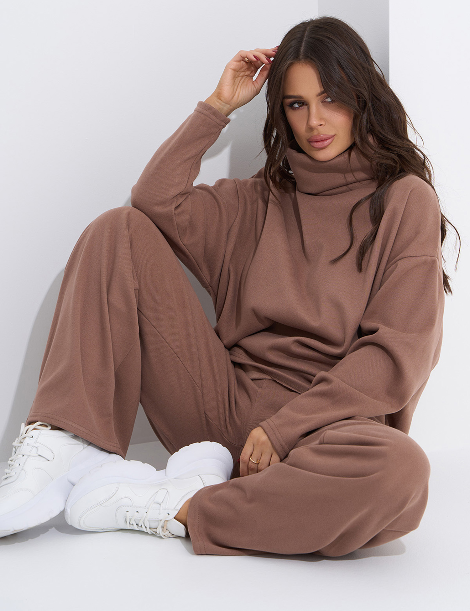 Картинка Костюм коричневий