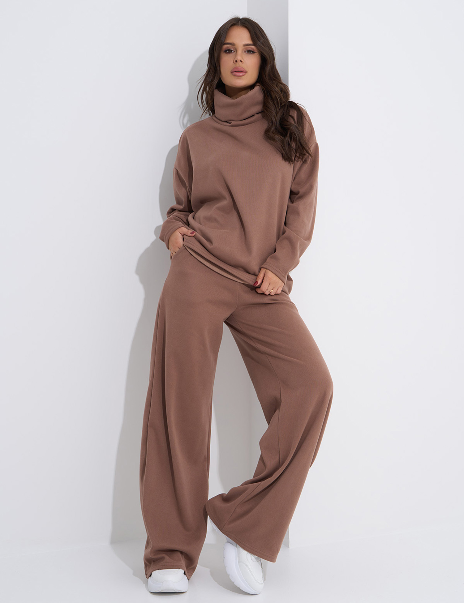 Картинка Костюм коричневий