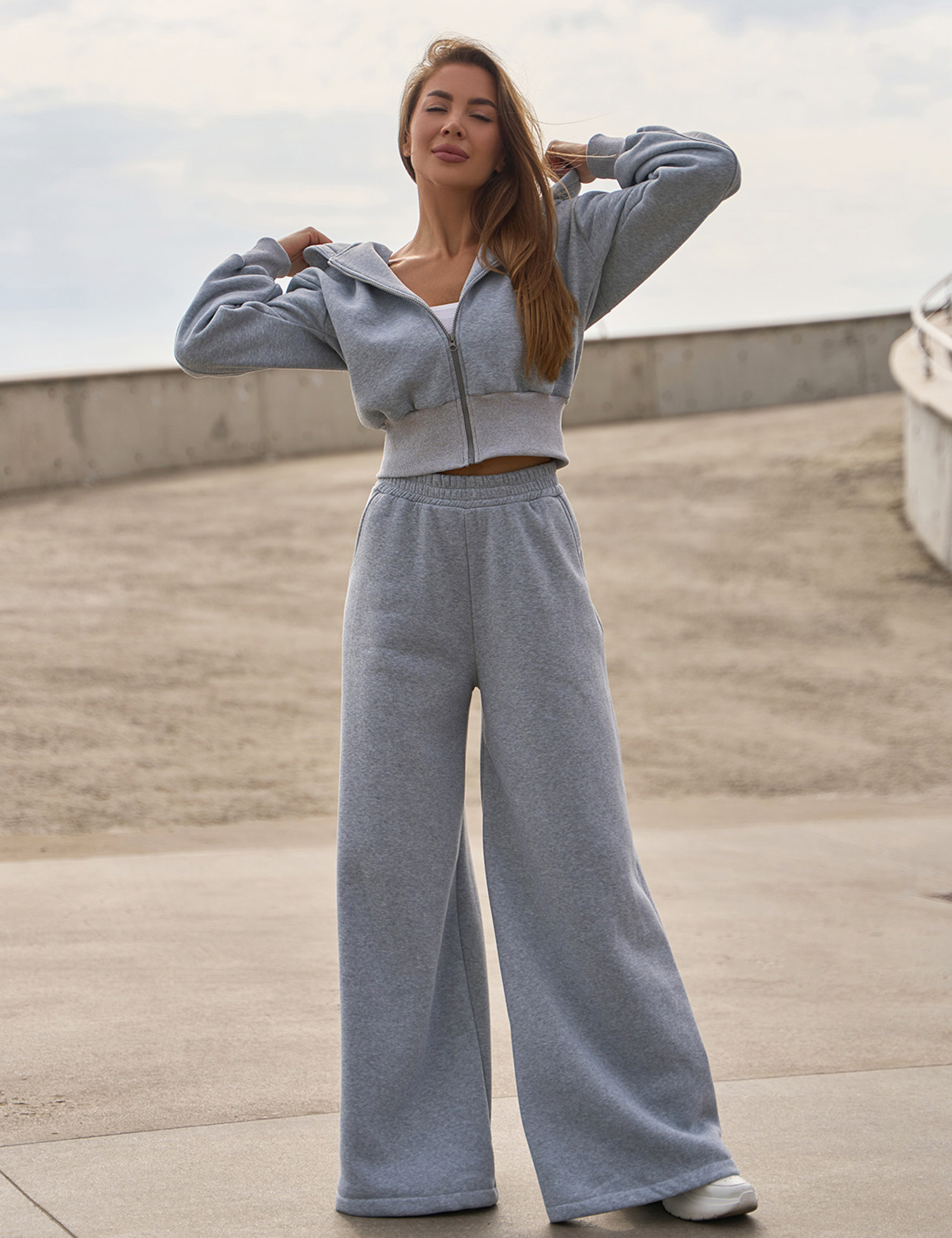 Картинка Костюм світло-сірий