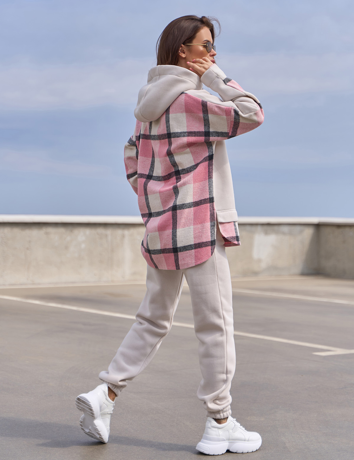 Картинка Костюм бежевий