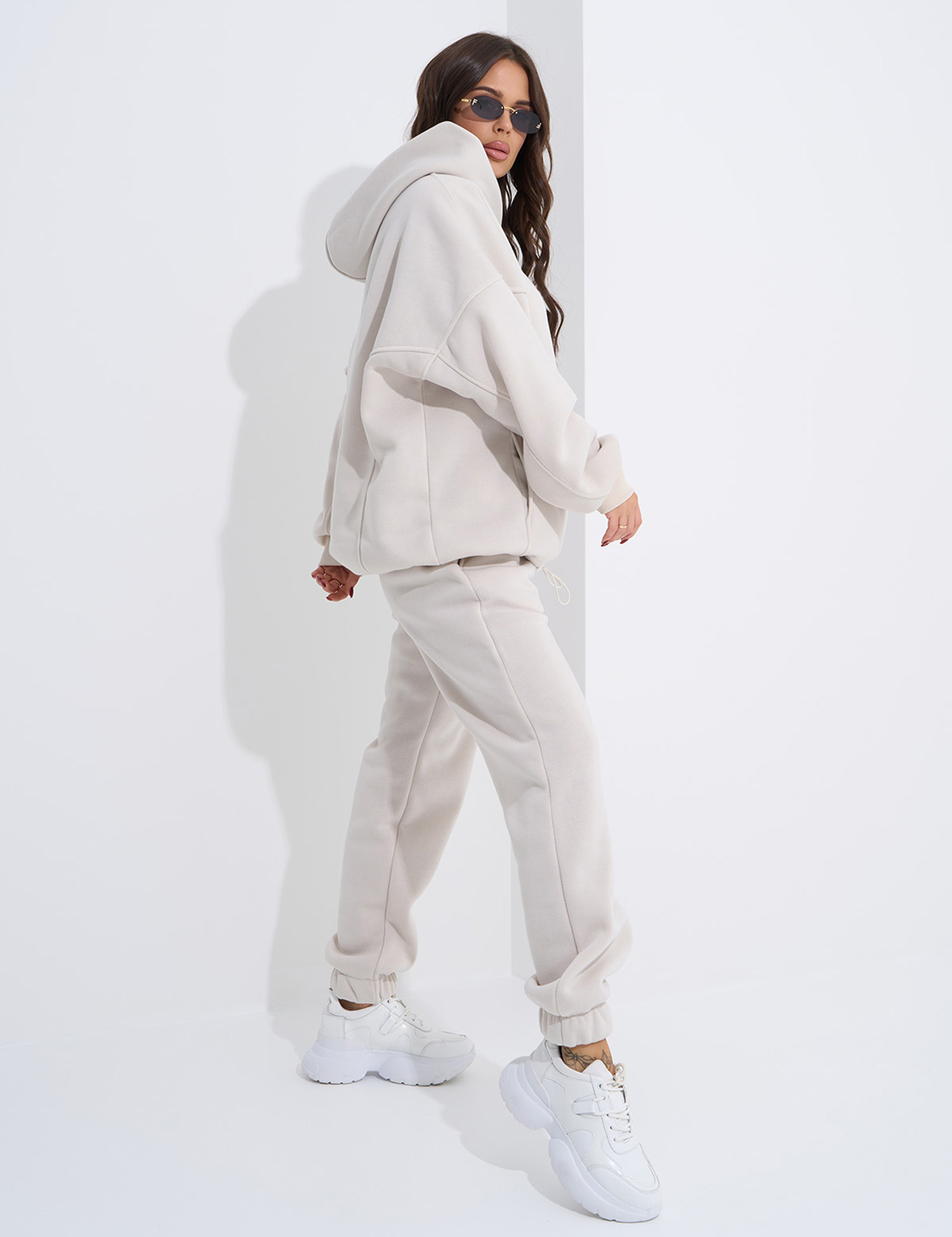 Картинка Костюм бежевий