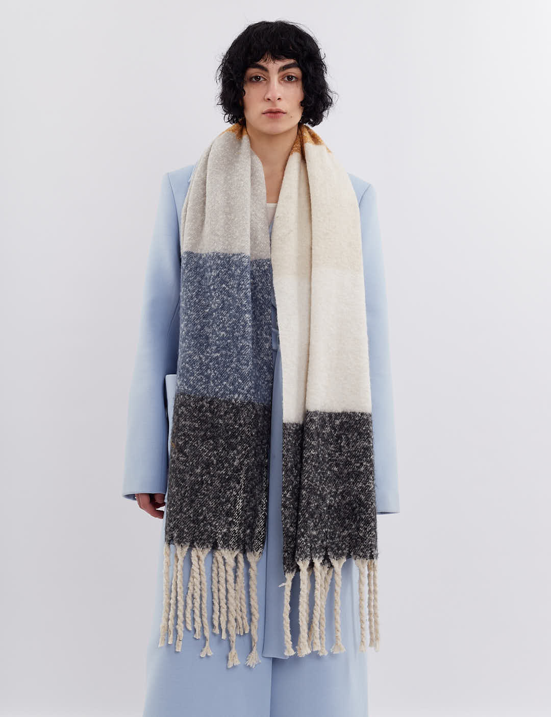 Картинка Шарф сірий картатий