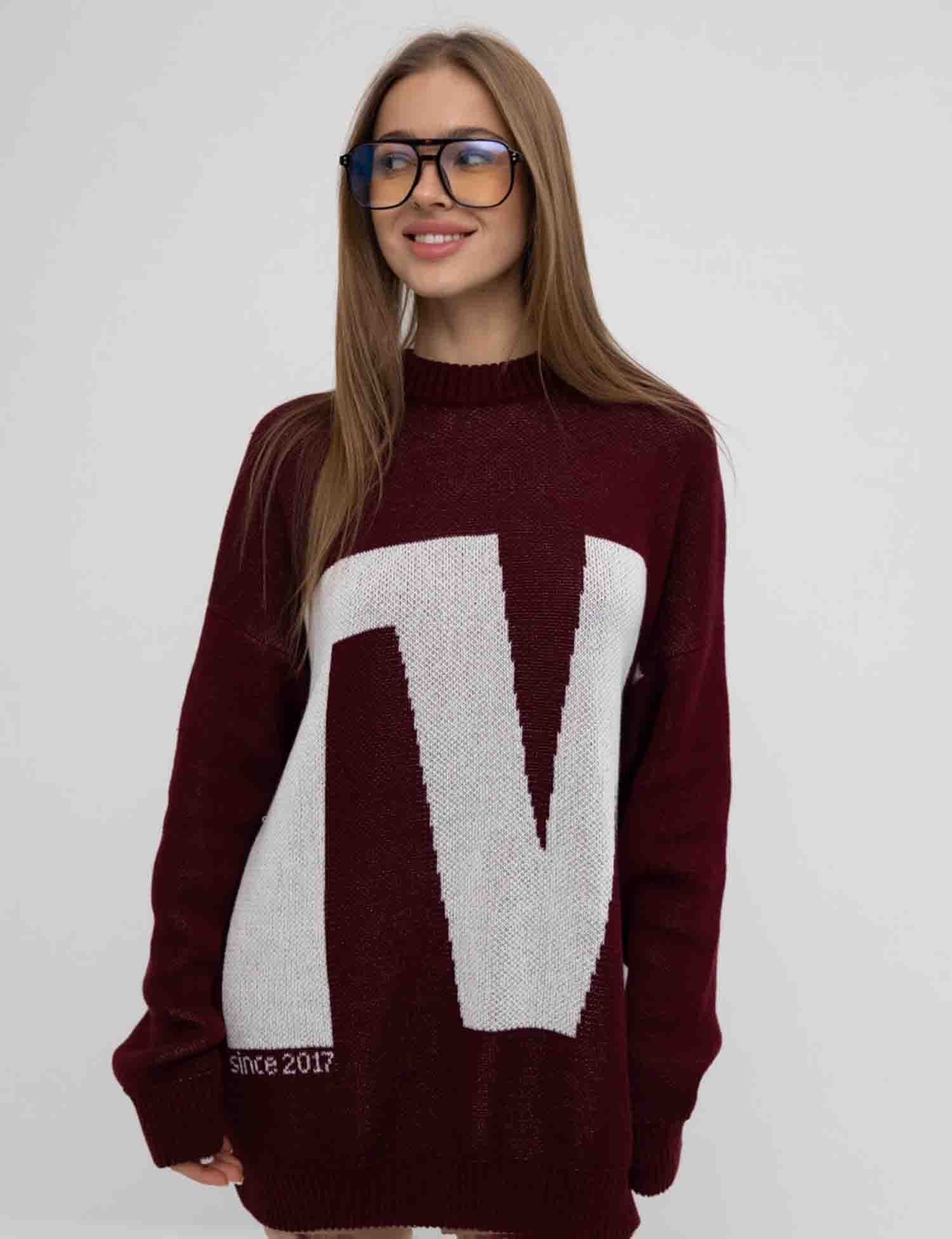 Картинка Светр бордовий з принтом