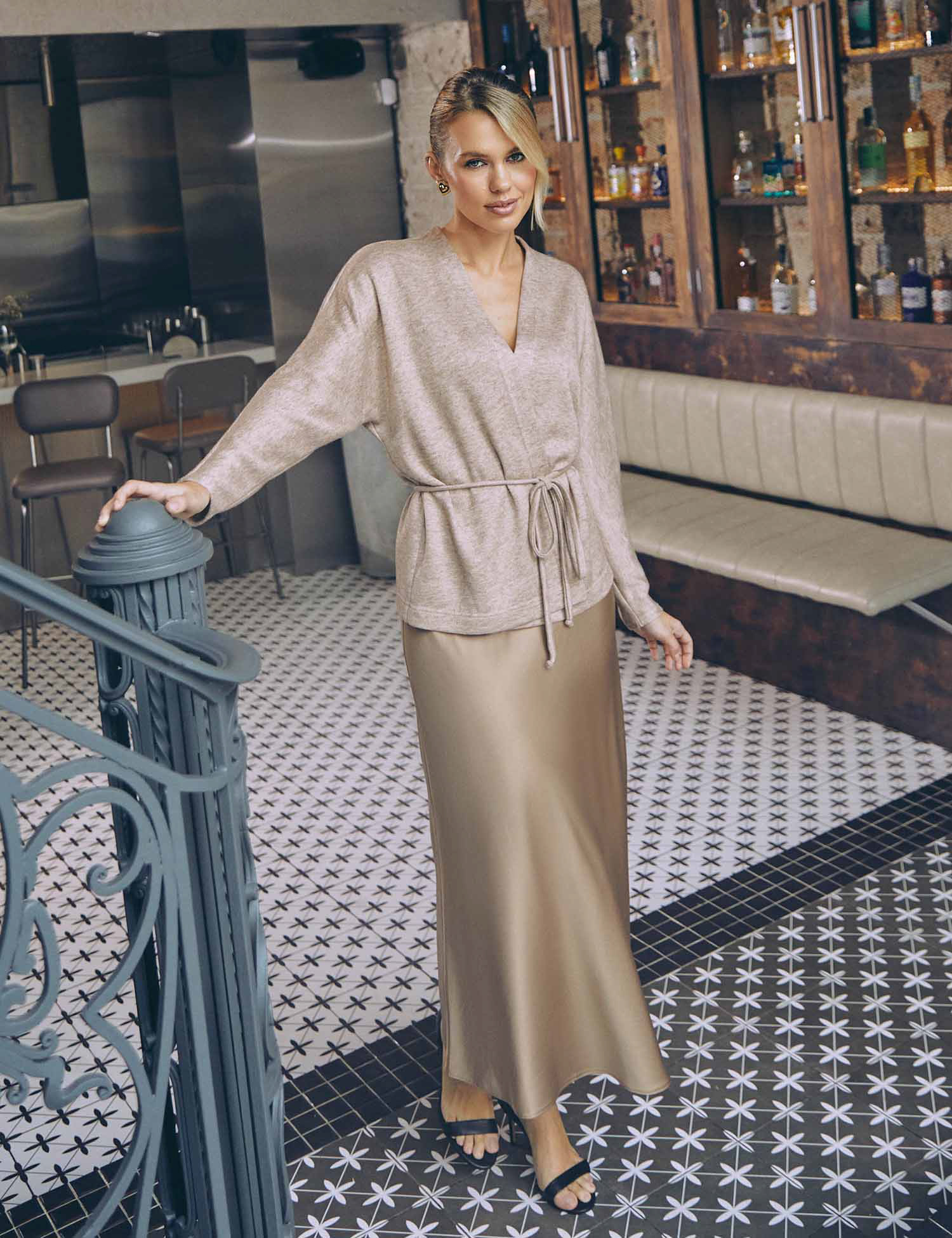 Картинка Кардиган бежевий