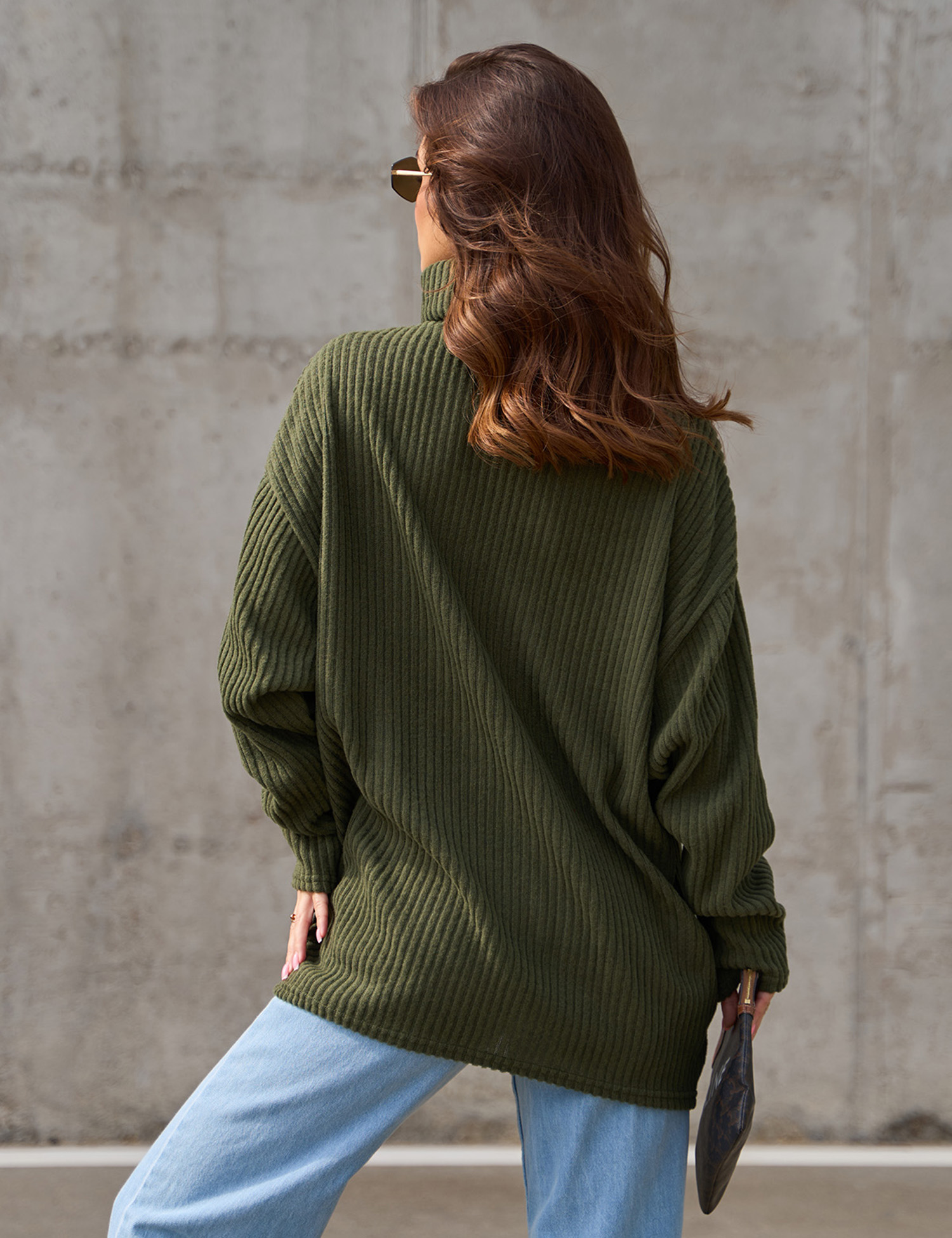 Картинка Светр зелений 