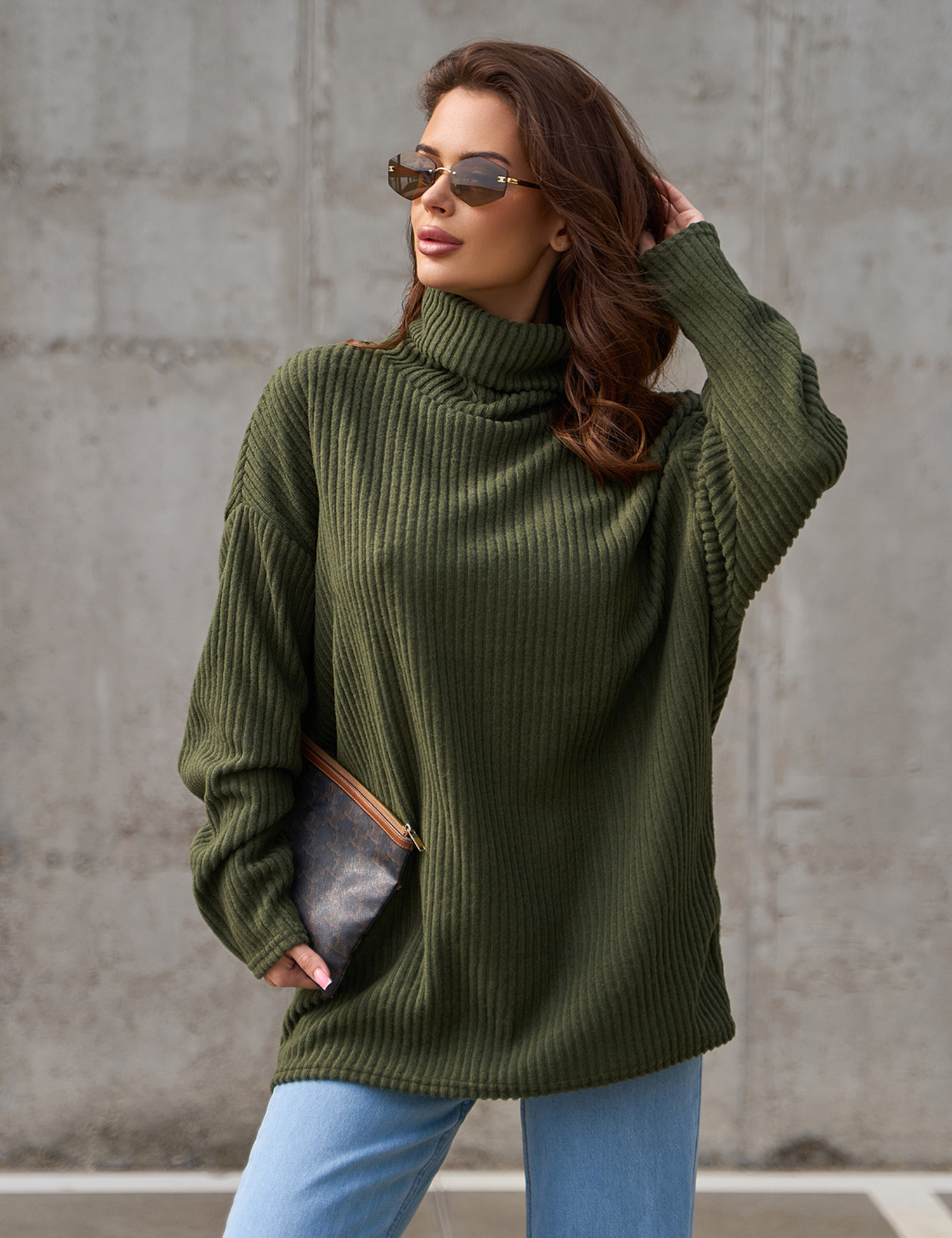 Картинка Светр зелений 