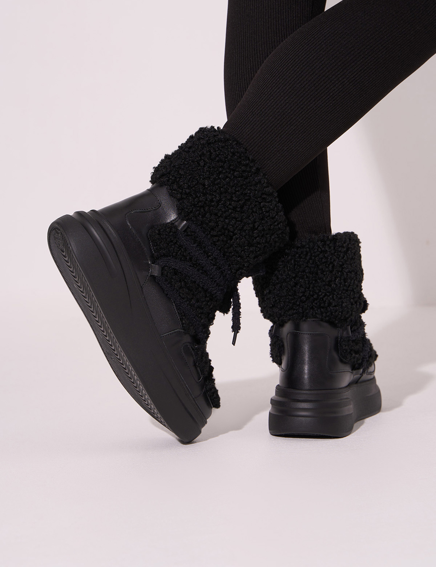 Картинка Черевики чорні шкіряні