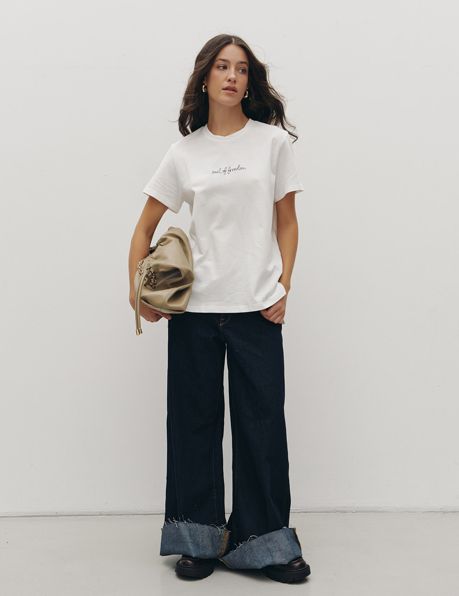 Картинка Футболка біла