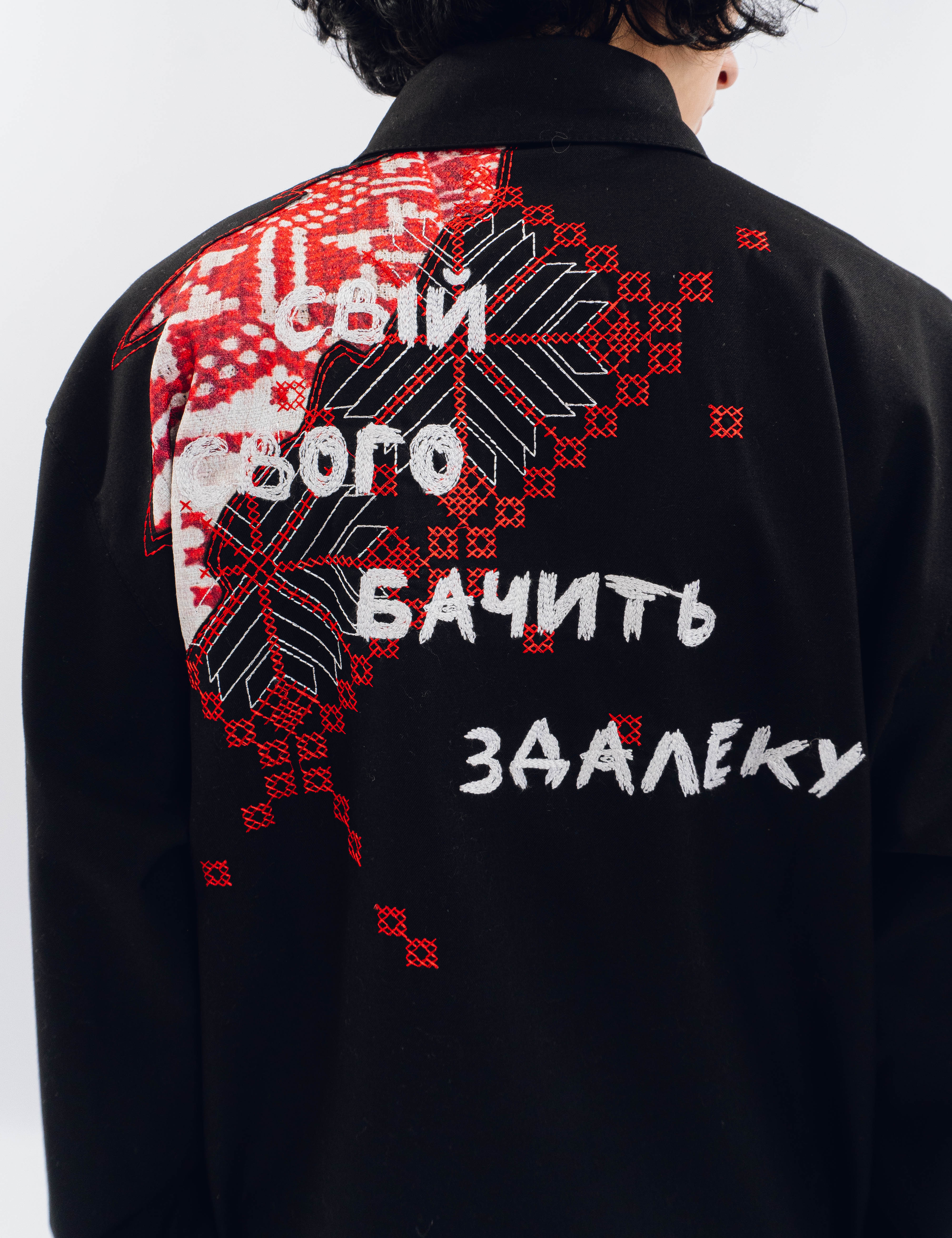 Картинка Сорочка чорна з принтом