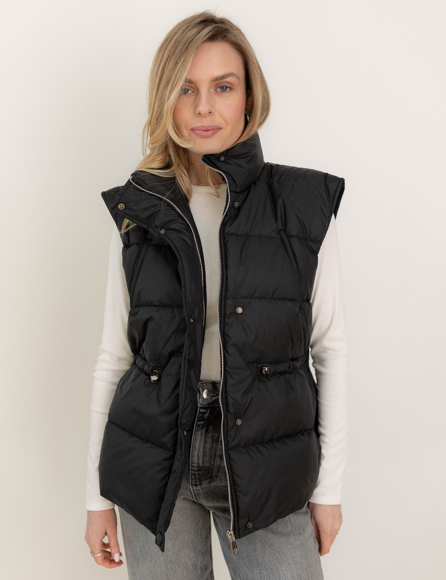 Картинка Жилет чорний