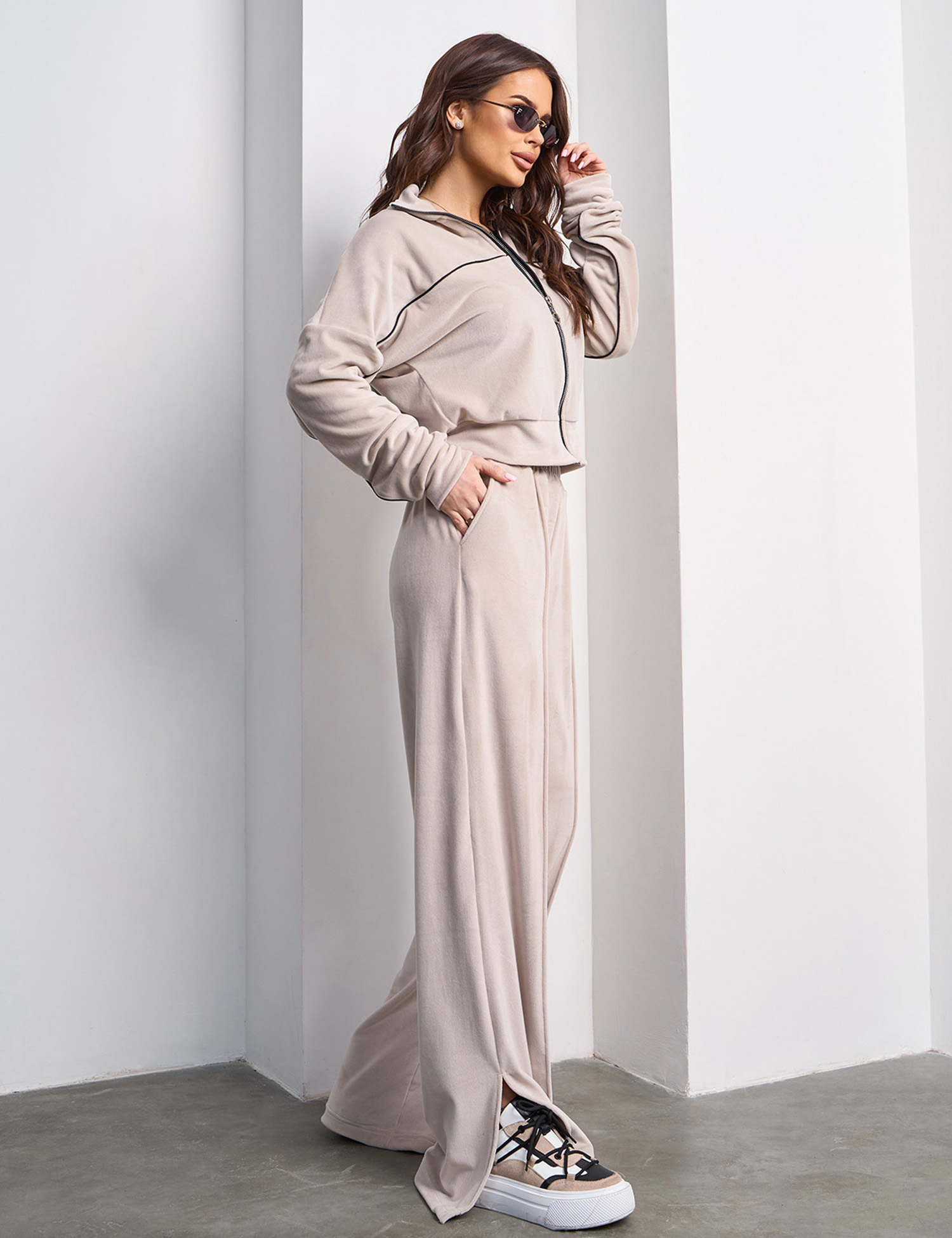 Картинка Костюм бежевий