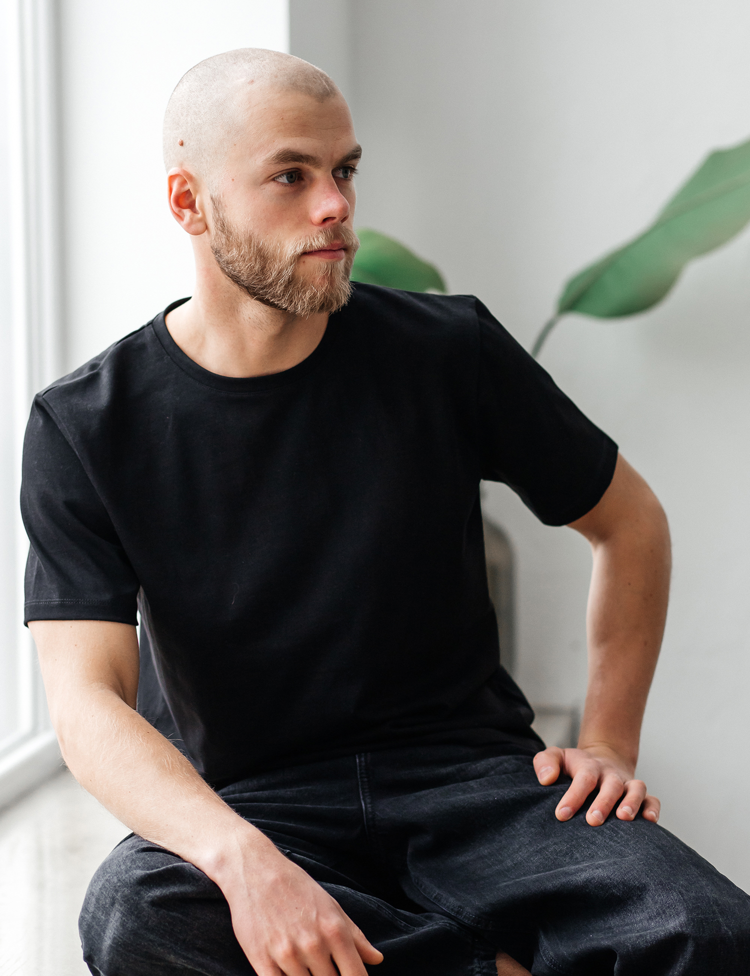 Картинка Футболка чорна